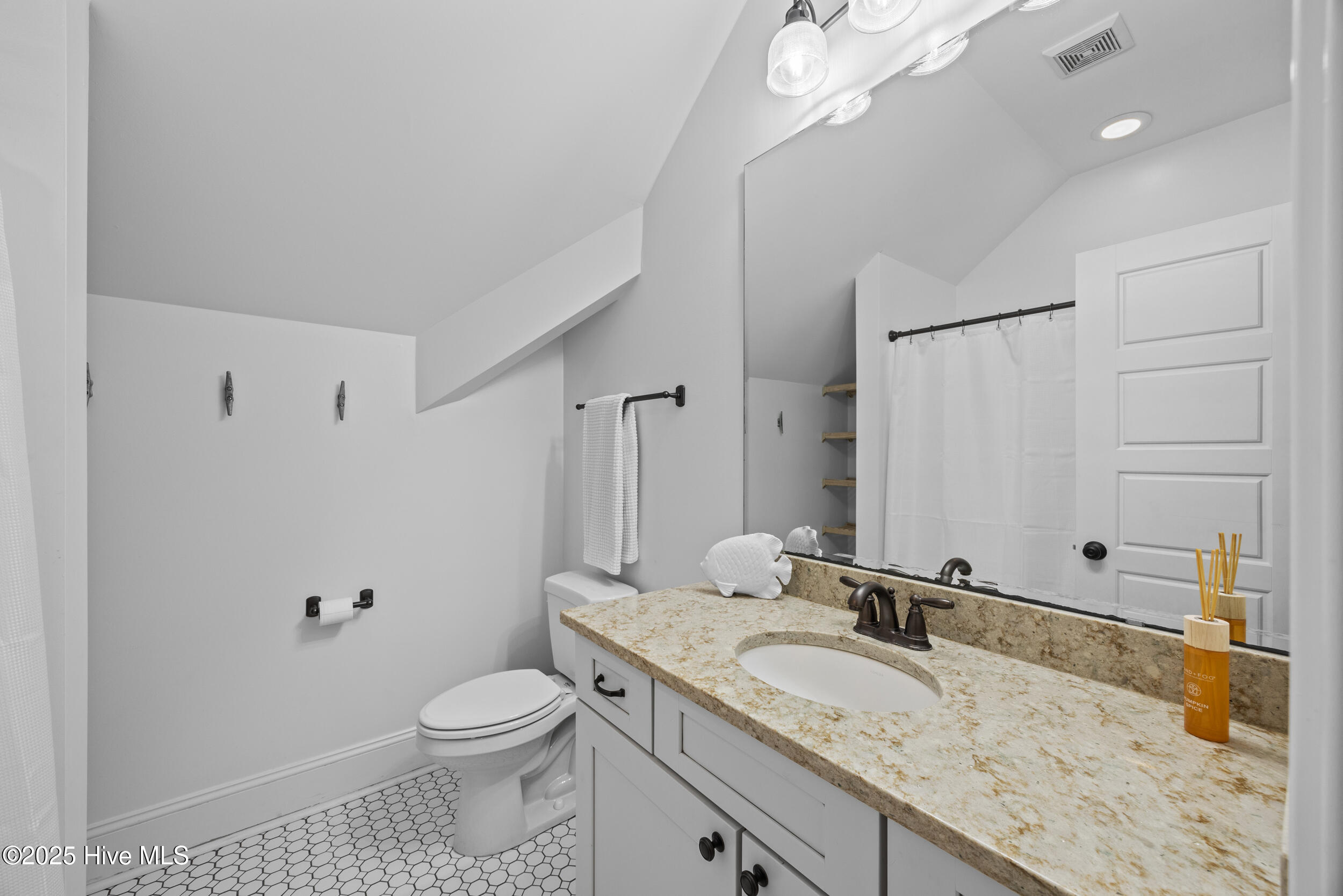 100543217 | Photo 52