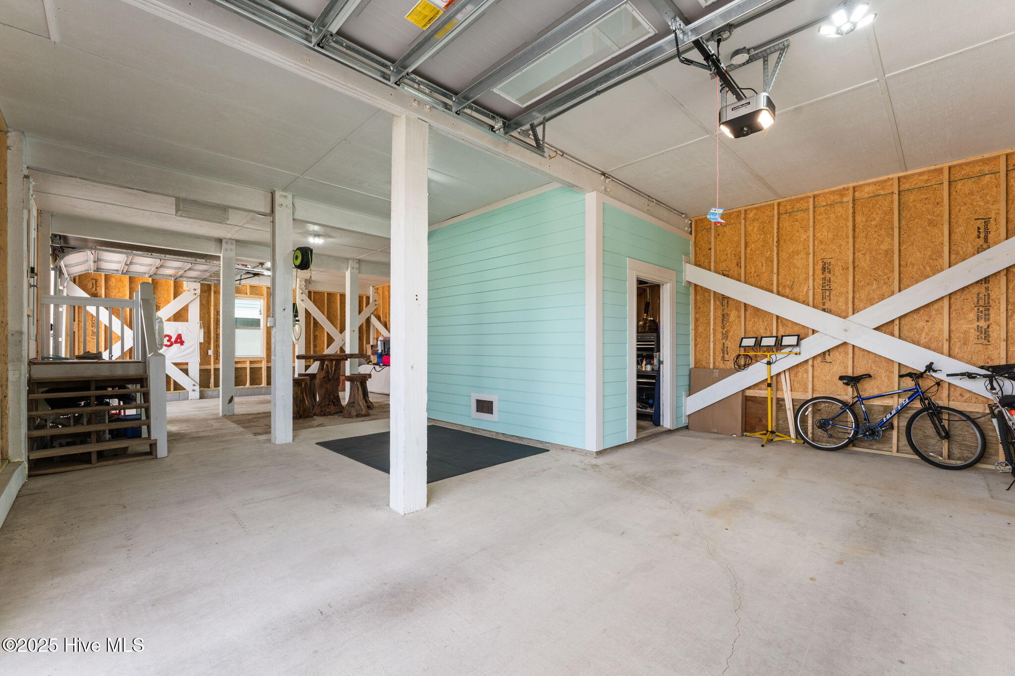 100527553 | Photo 30