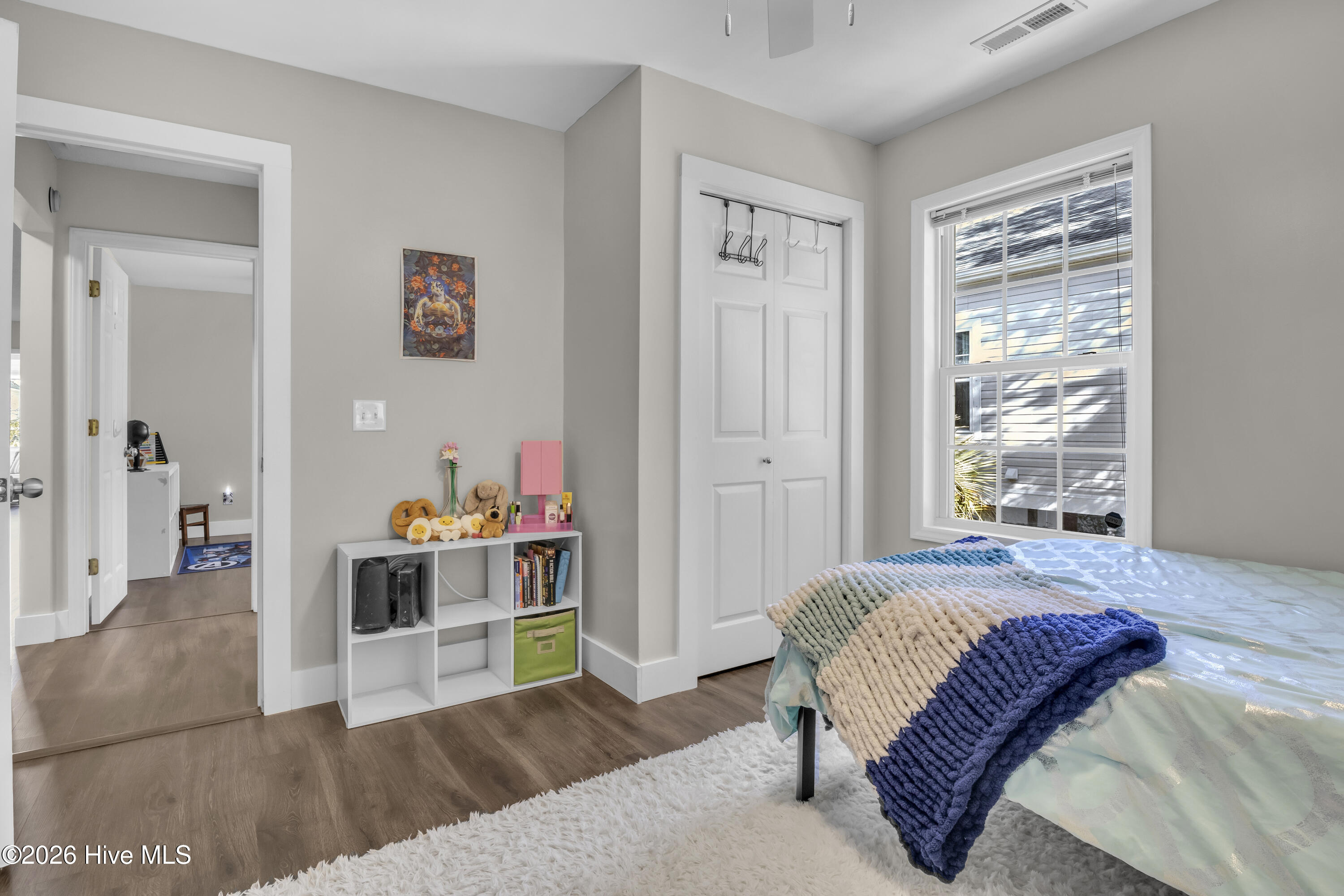 100561178 | Photo 27