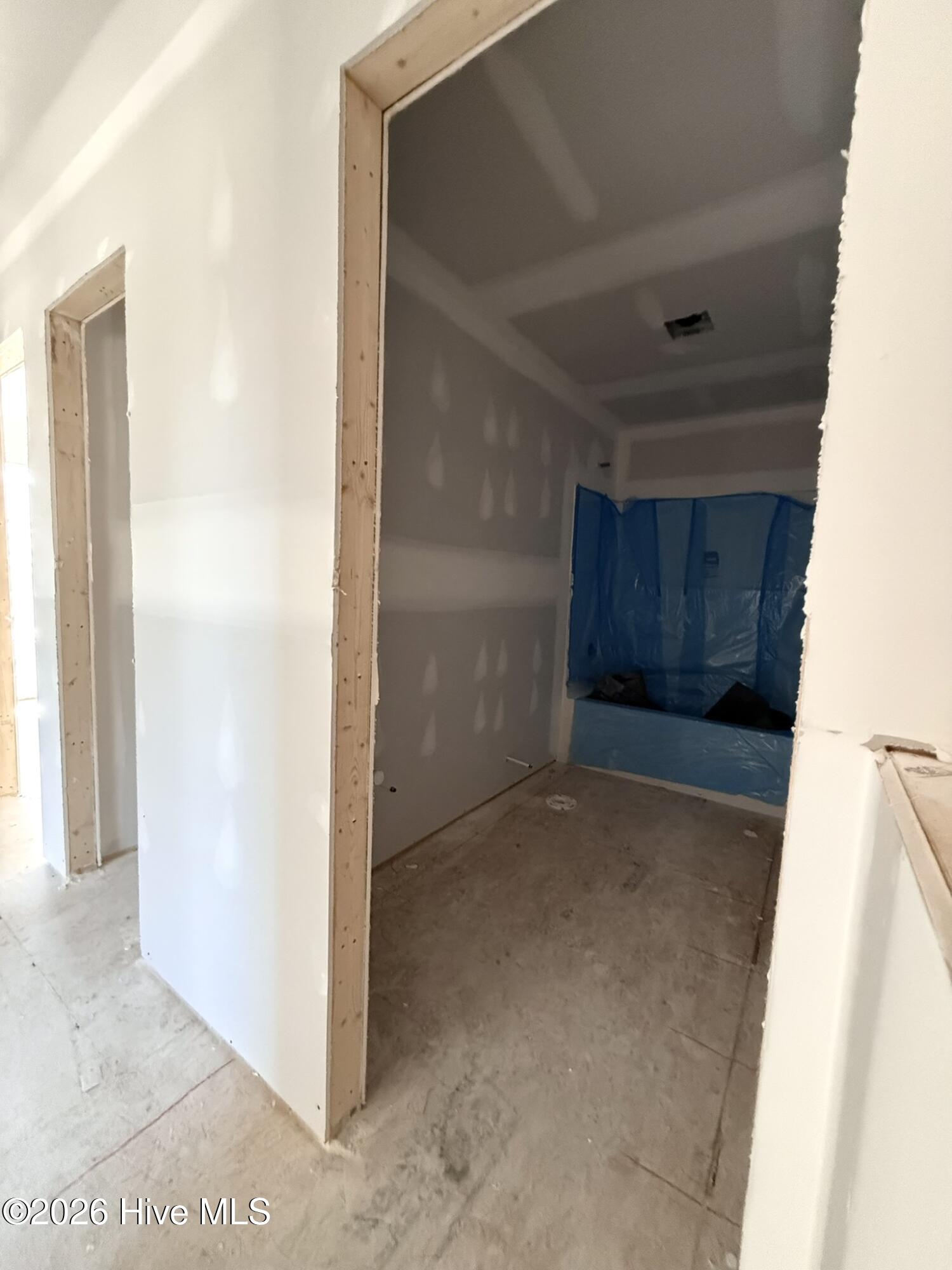 100558275 | Photo 10