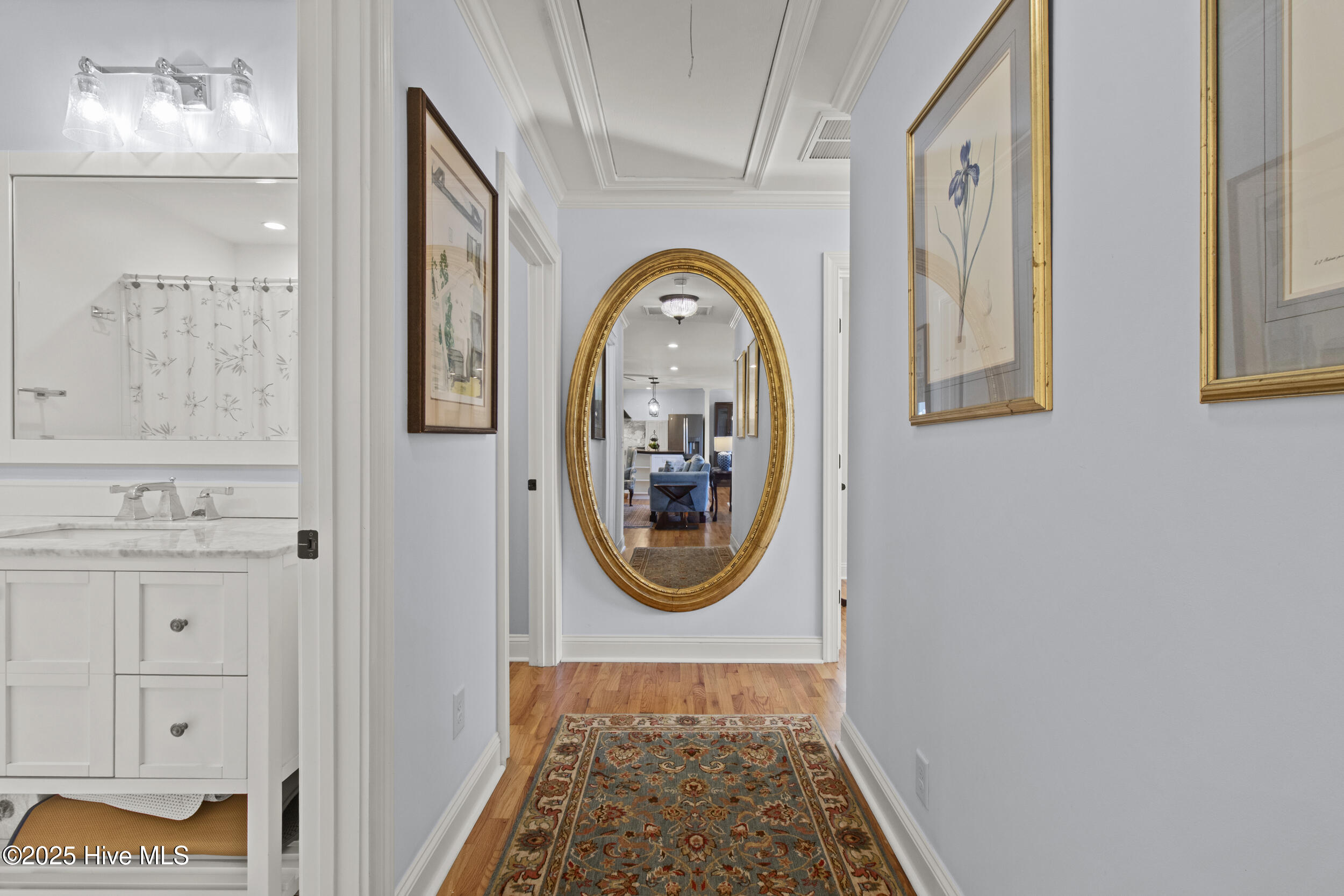 100537992 | Photo 22