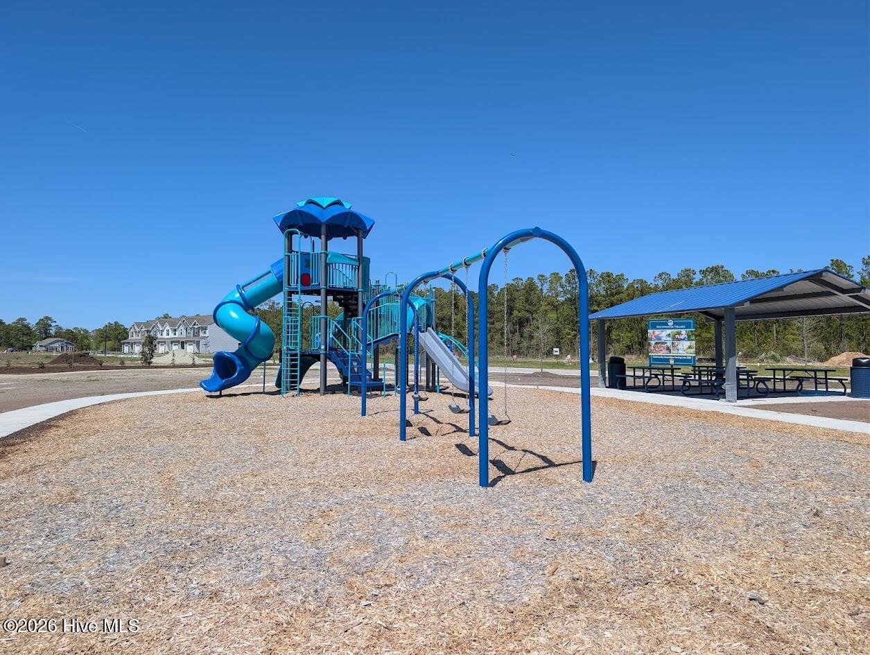 100561028 | Photo 13