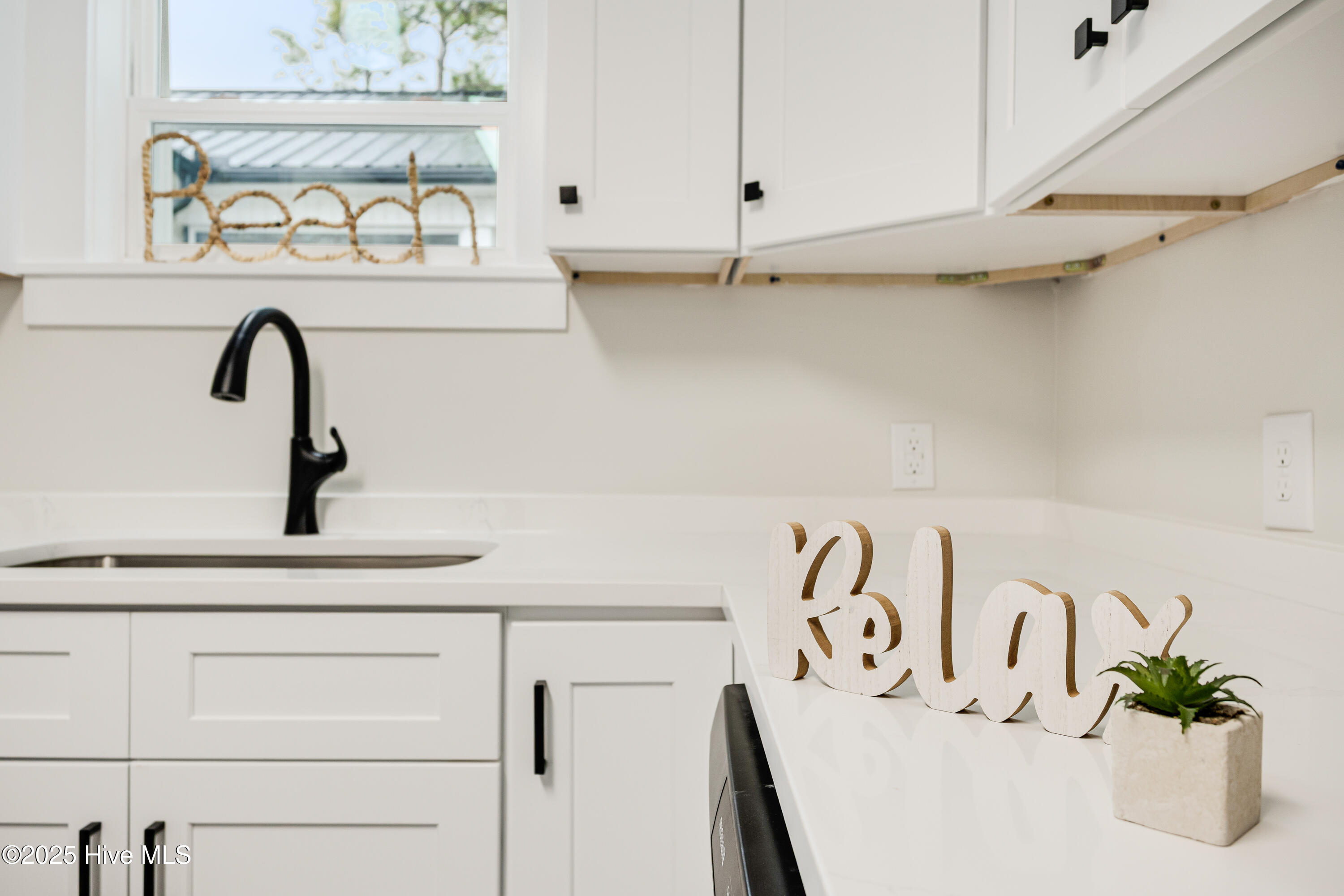 100501720 | Photo 22