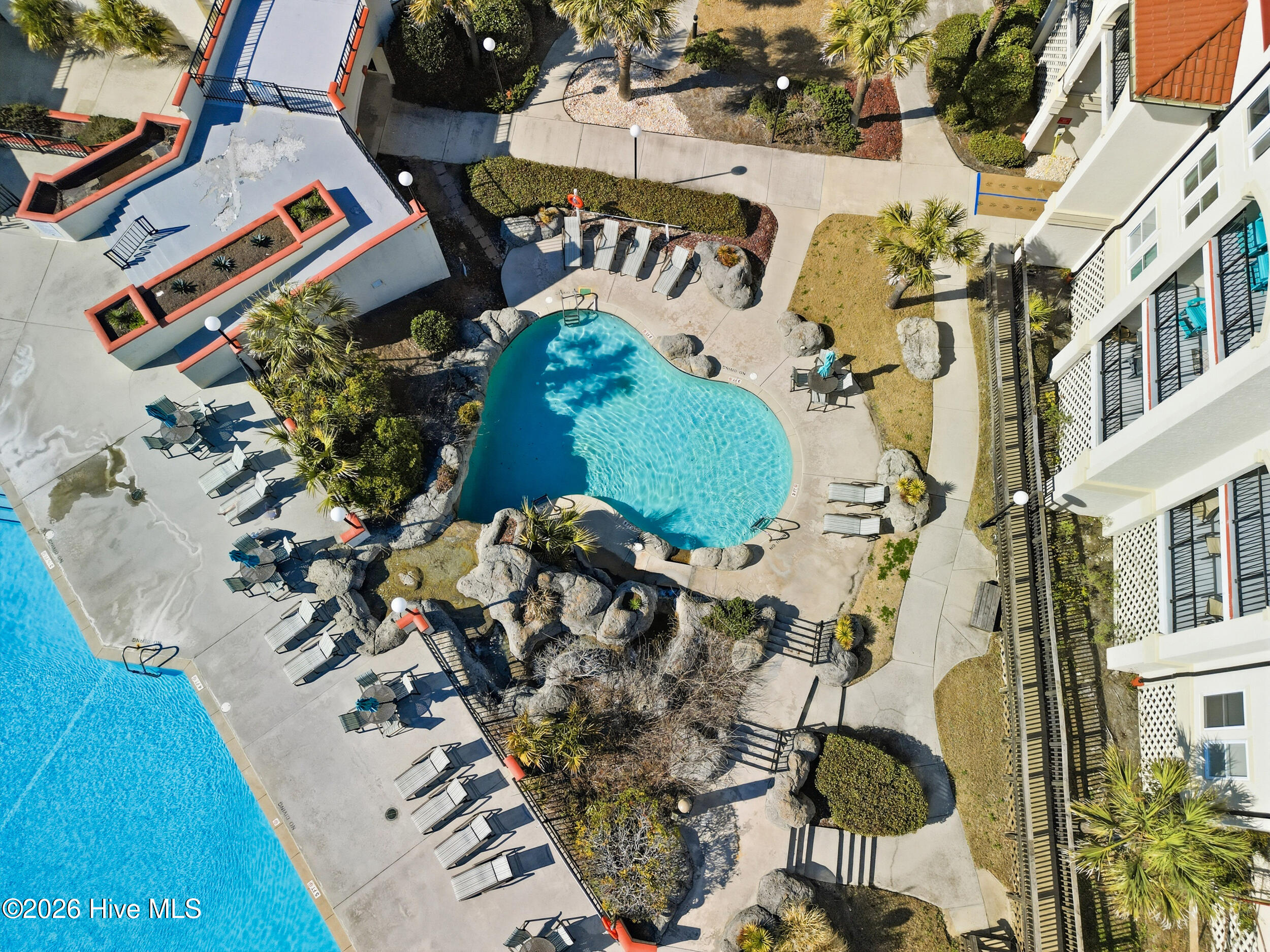 100560519 | Photo 53