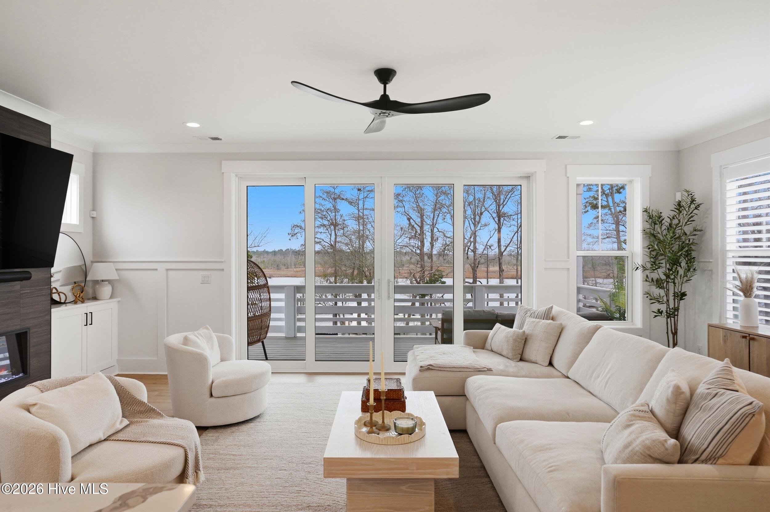 100559672 | Photo 10