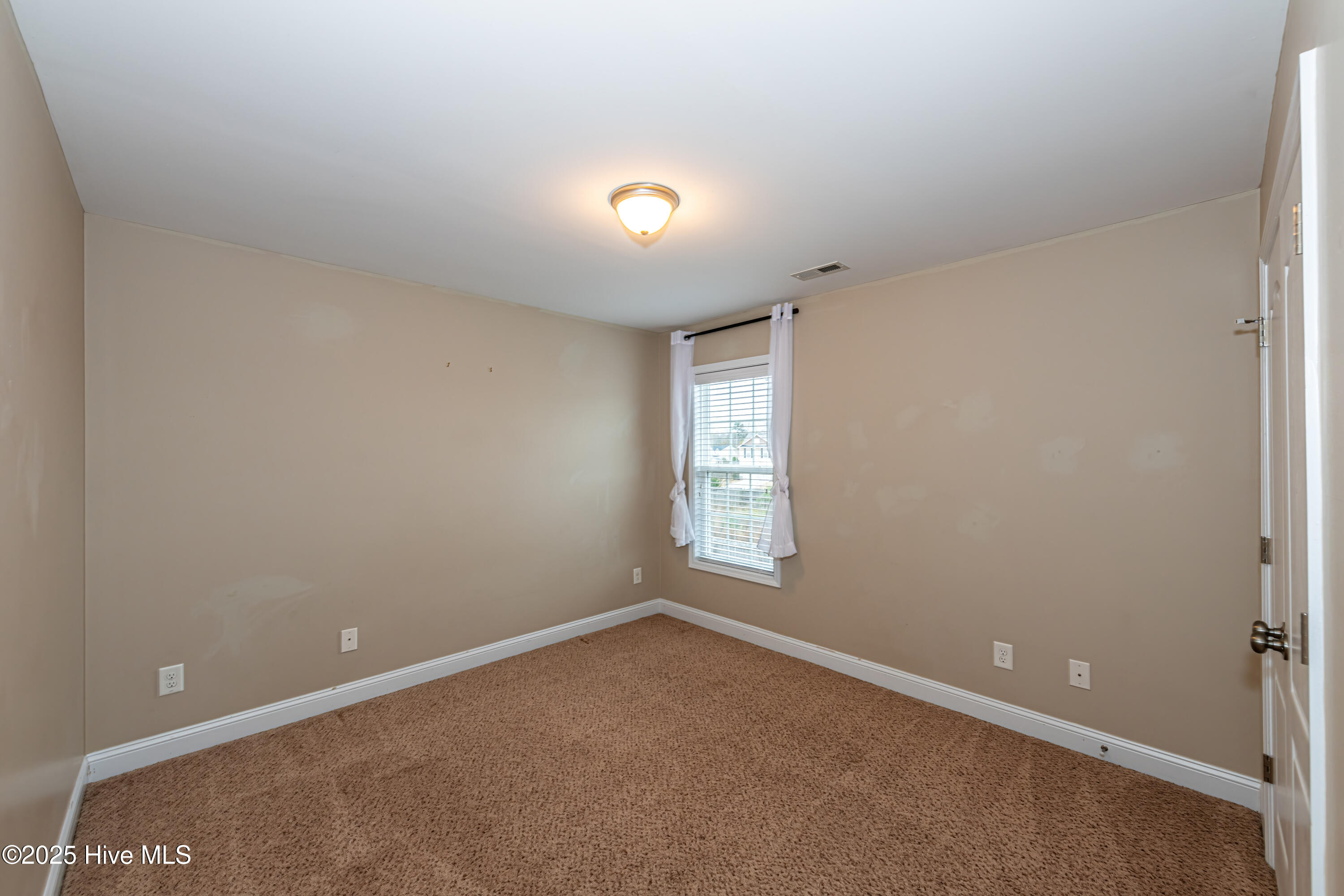 100546682 | Photo 48