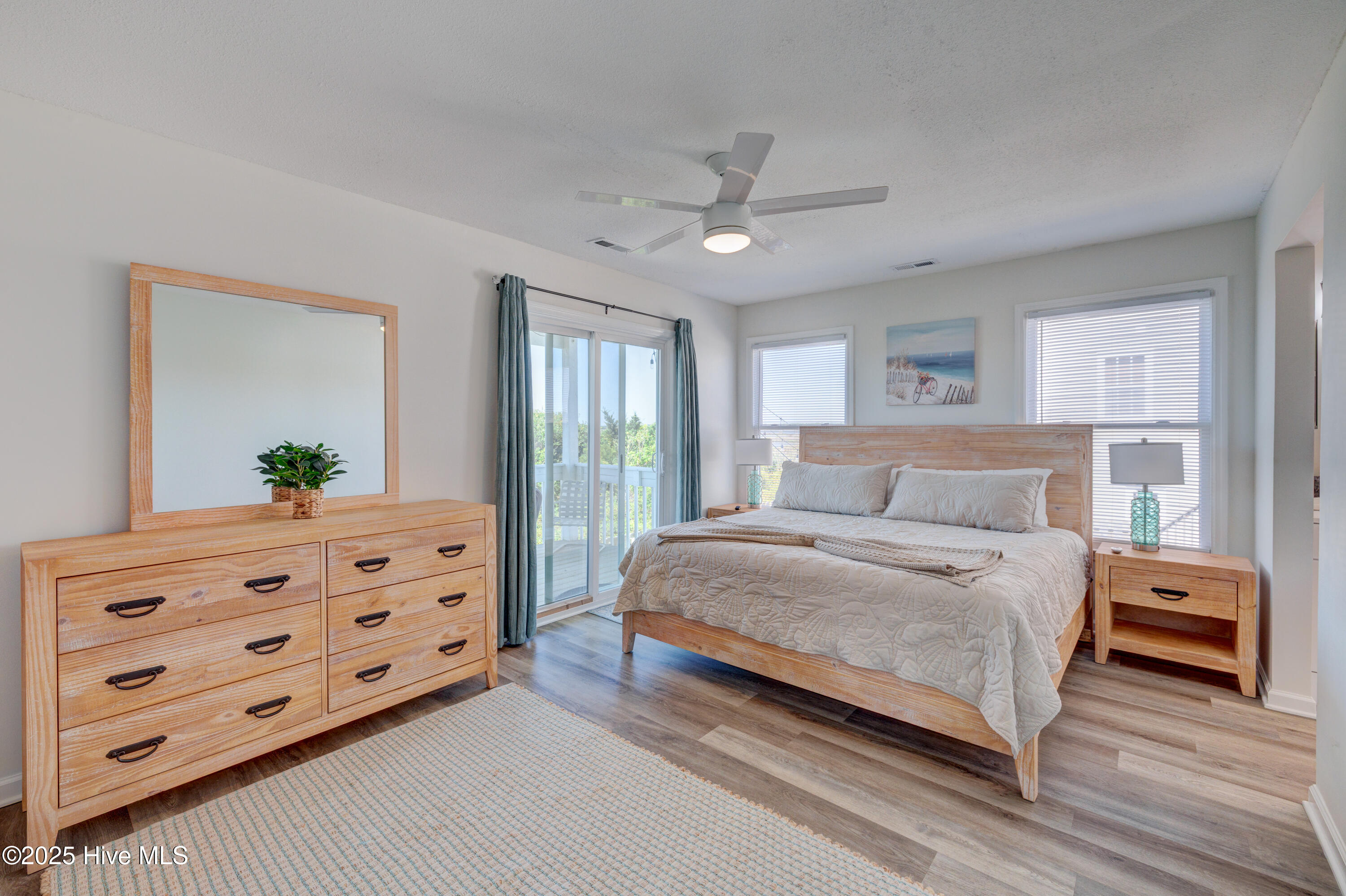 100527842 | Photo 18