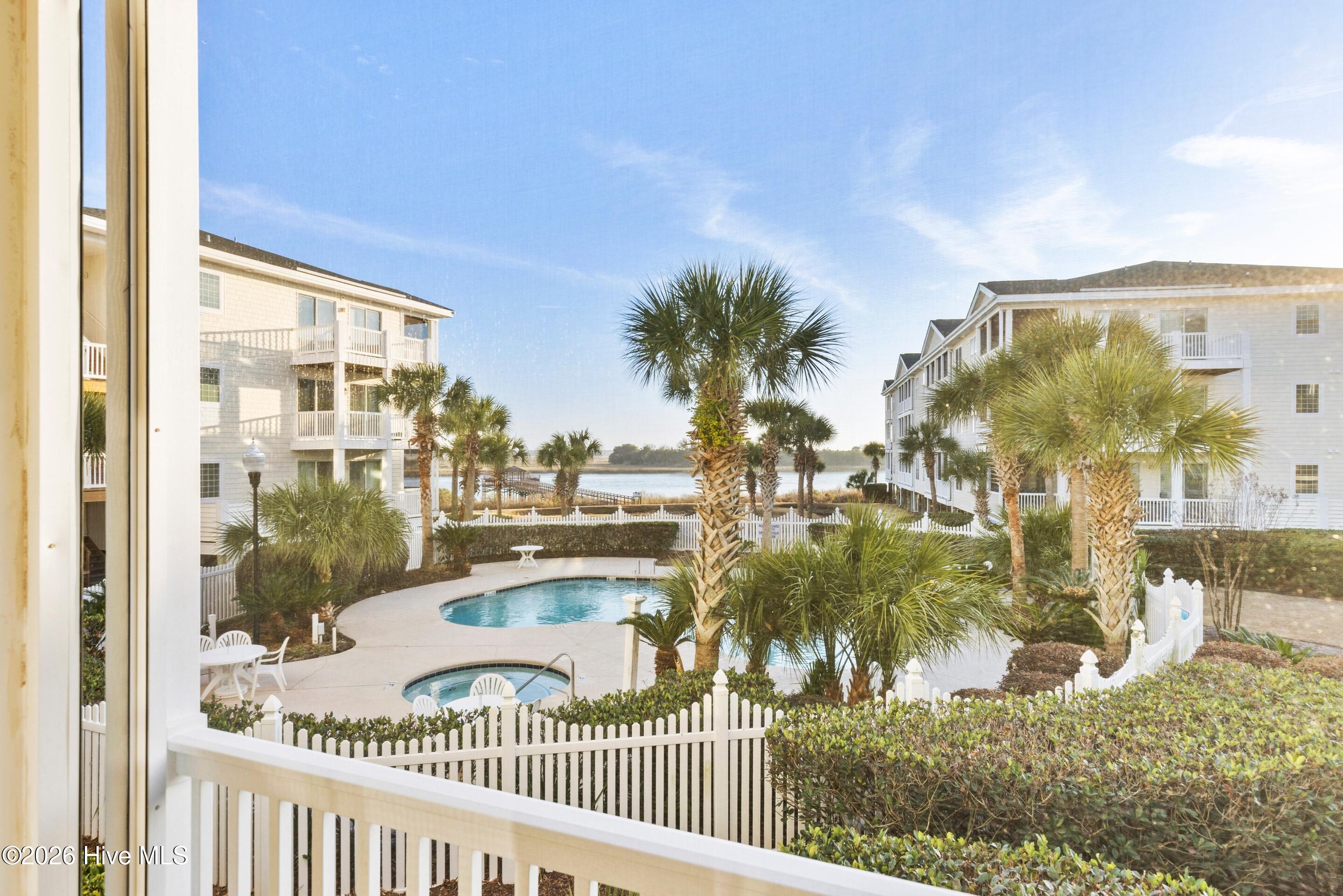 100548206 | Photo 12