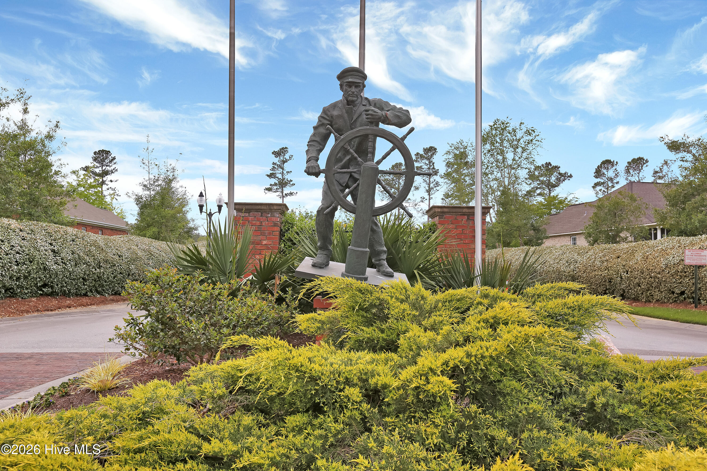 100561056 | Photo 32