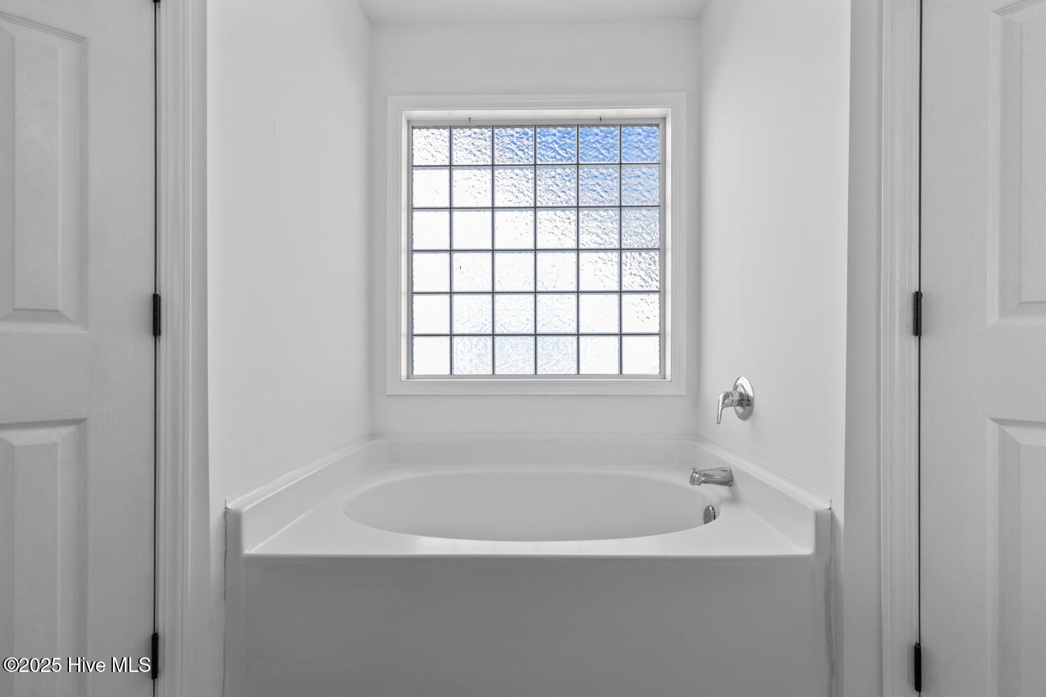 100536928 | Photo 22