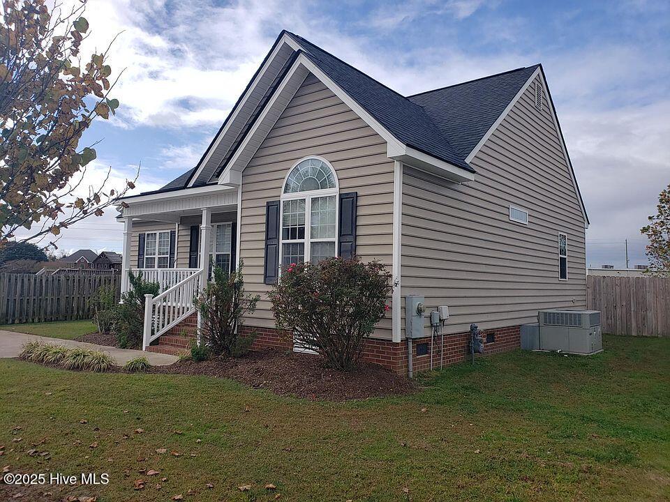 Exterior photo of 1124 Sebring Drive, Winterville, NC 28590. MLS: 100584754