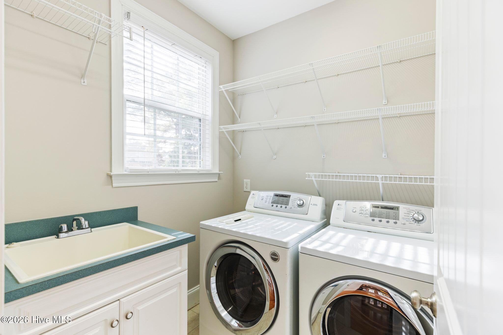 100553307 | Photo 31