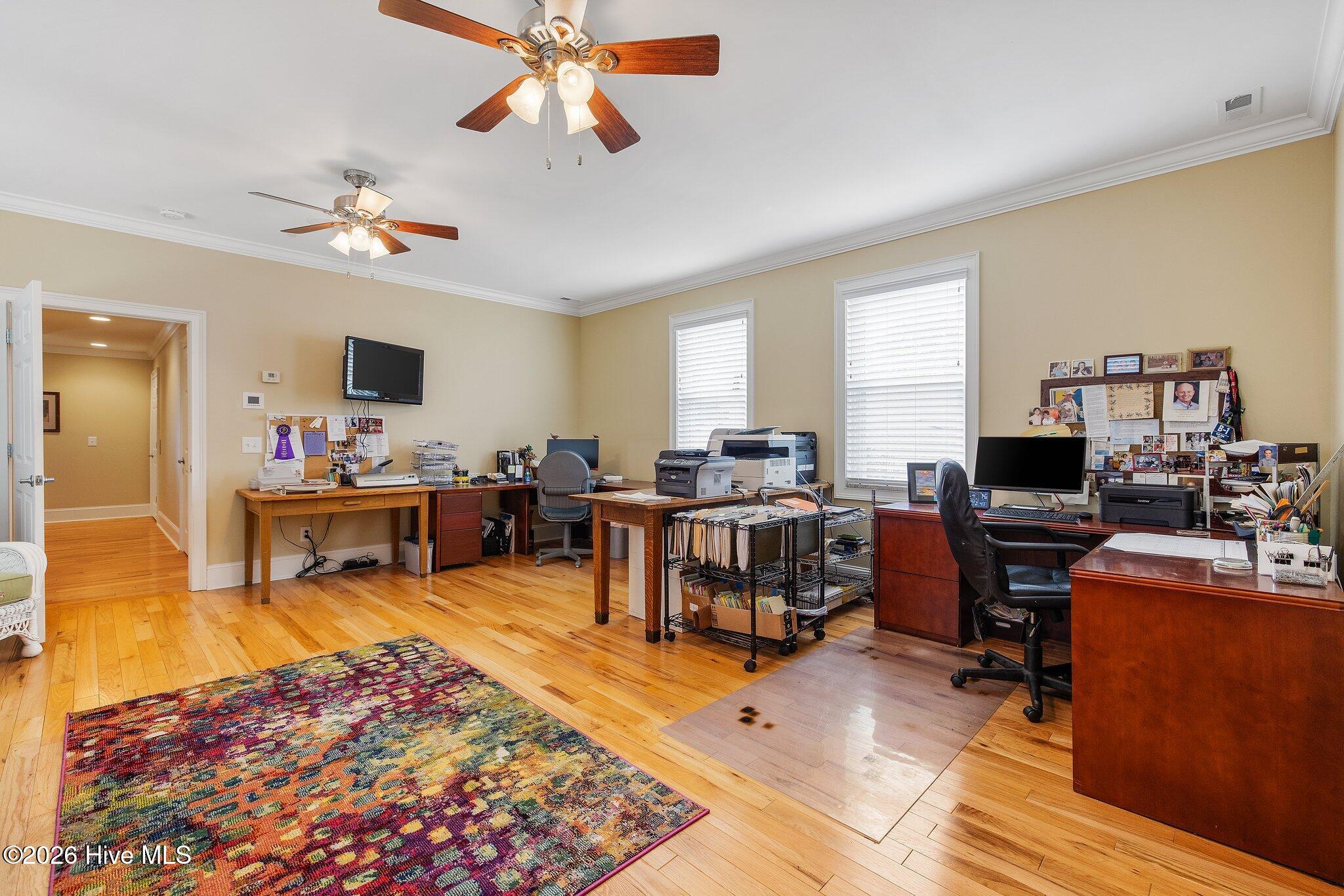 100553128 | Photo 52