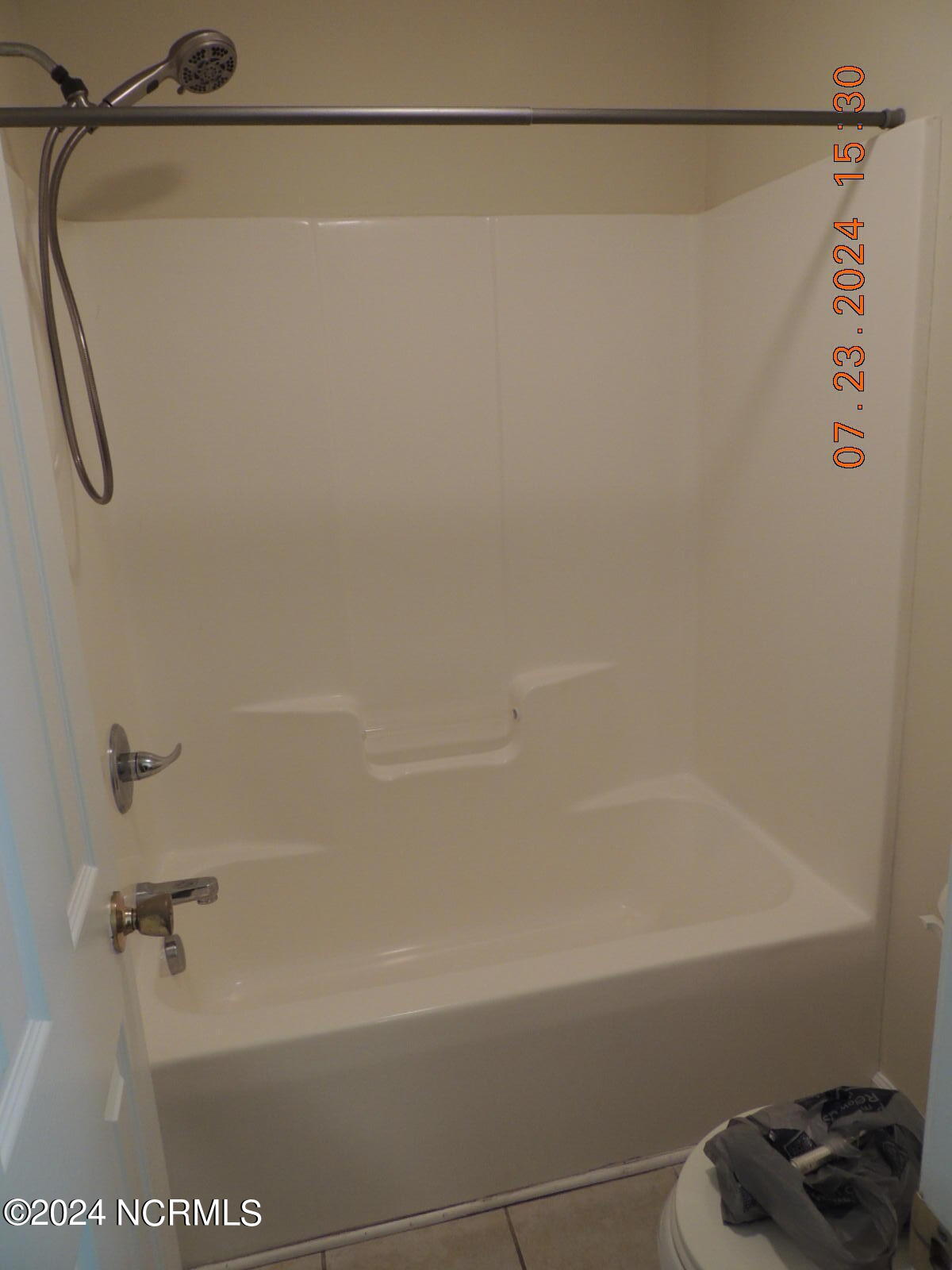 100550427 | Photo 12