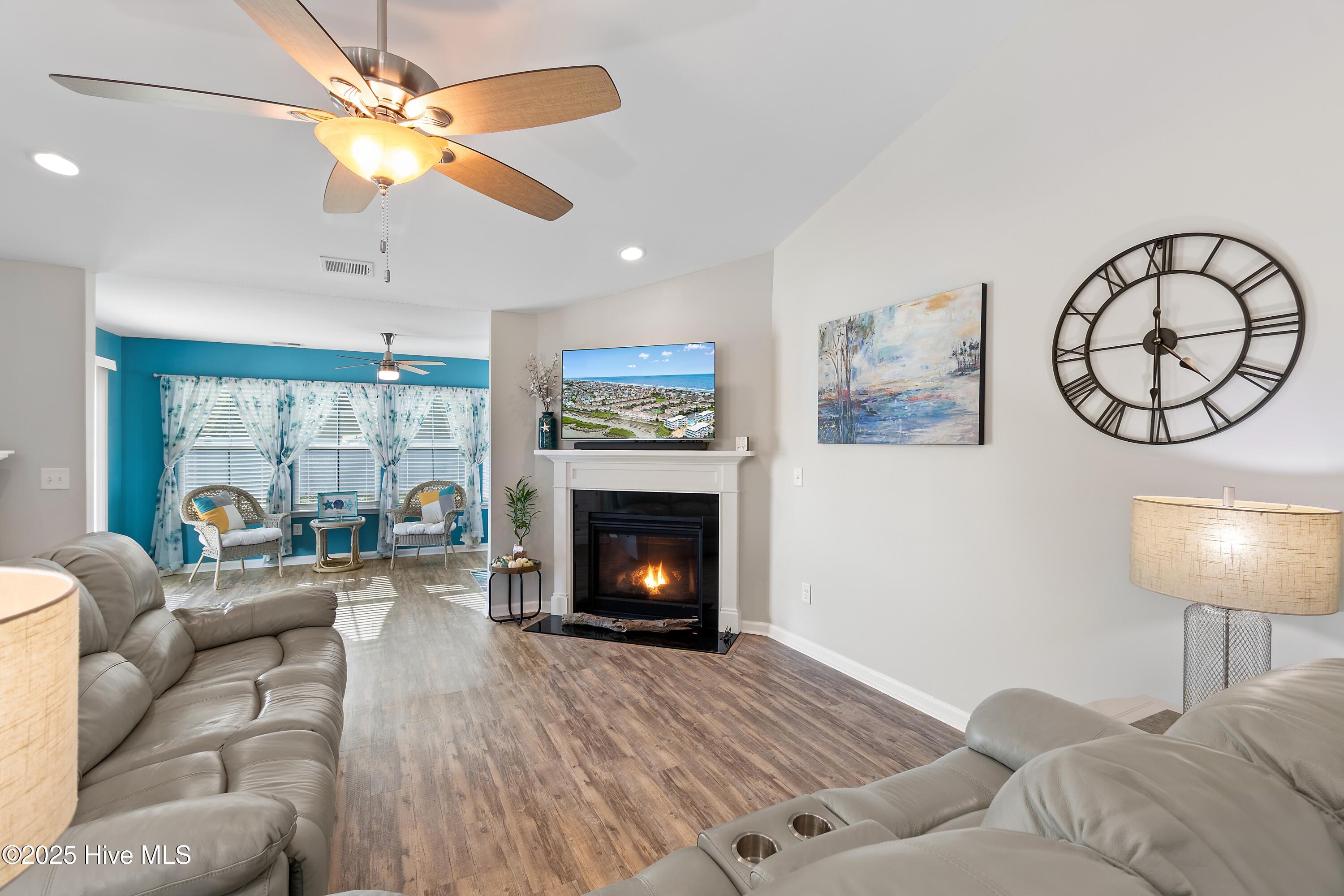 100535031 | Photo 19