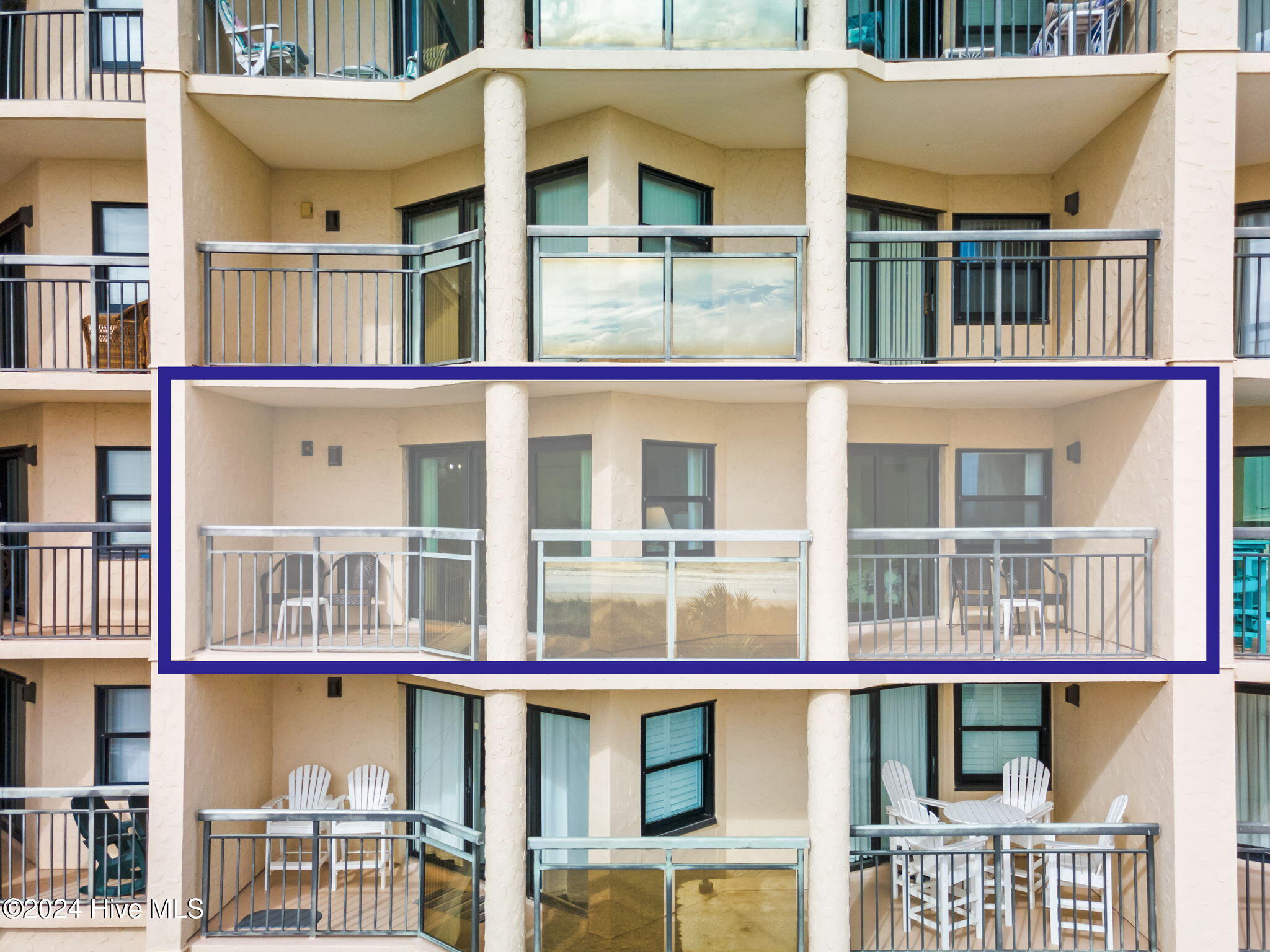 100476162 | Photo 36