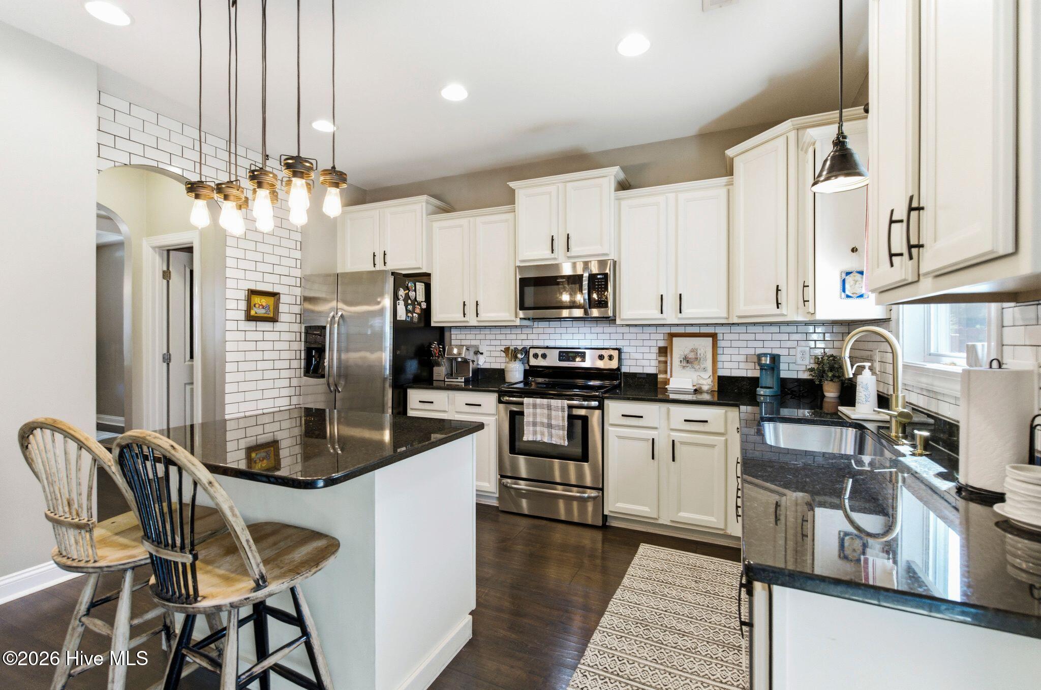 100568404 | Photo 24