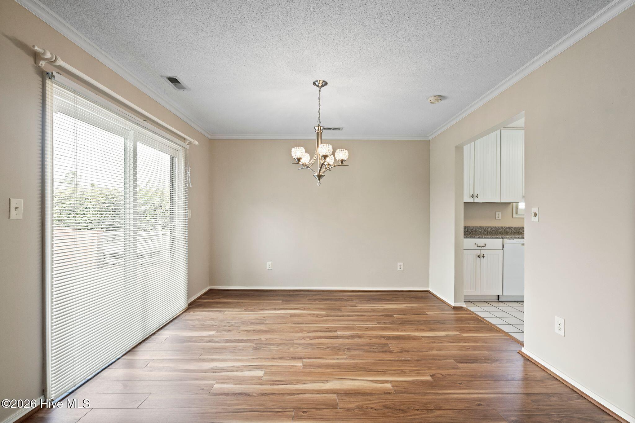 100558644 | Photo 13