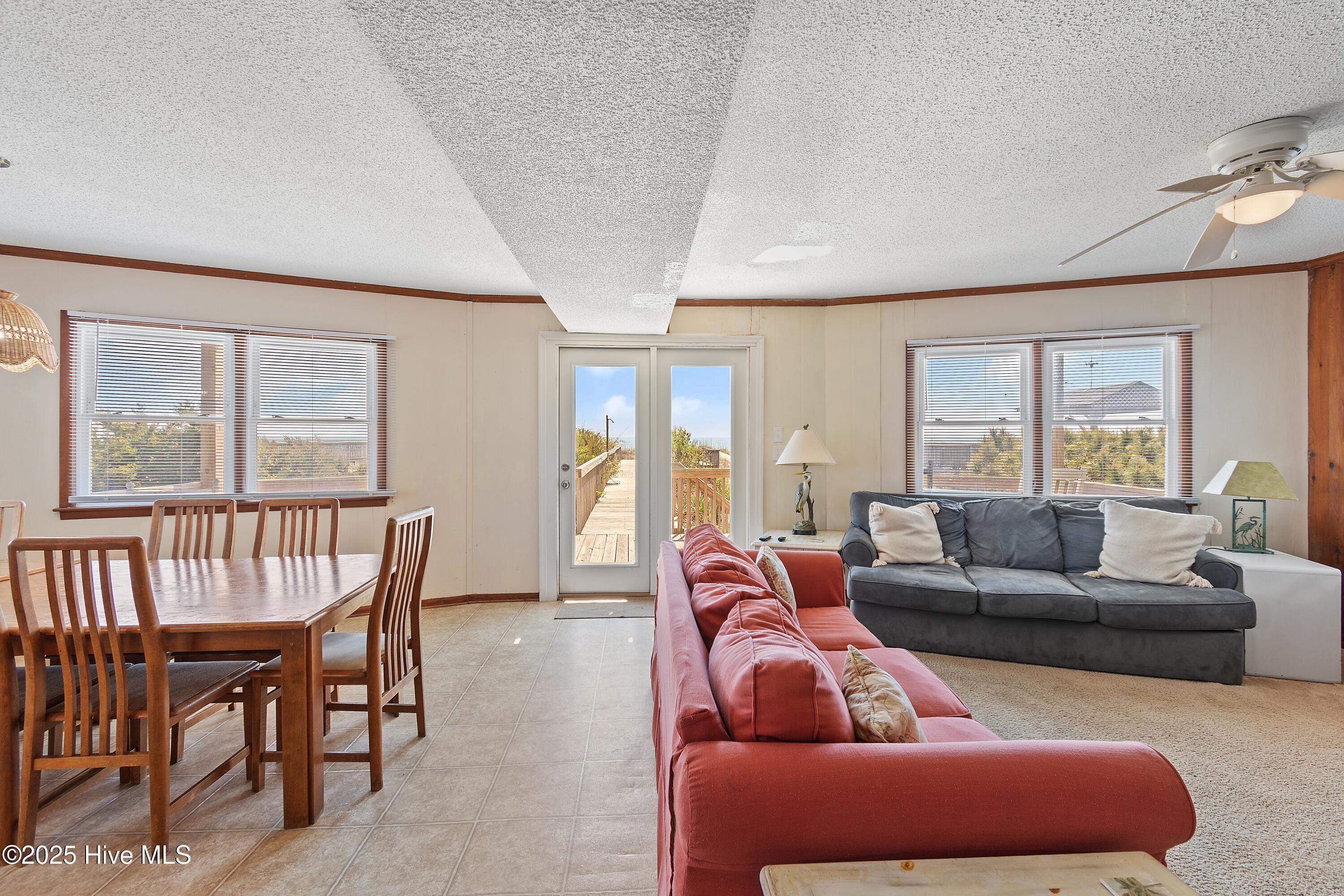 100497729 | Photo 18