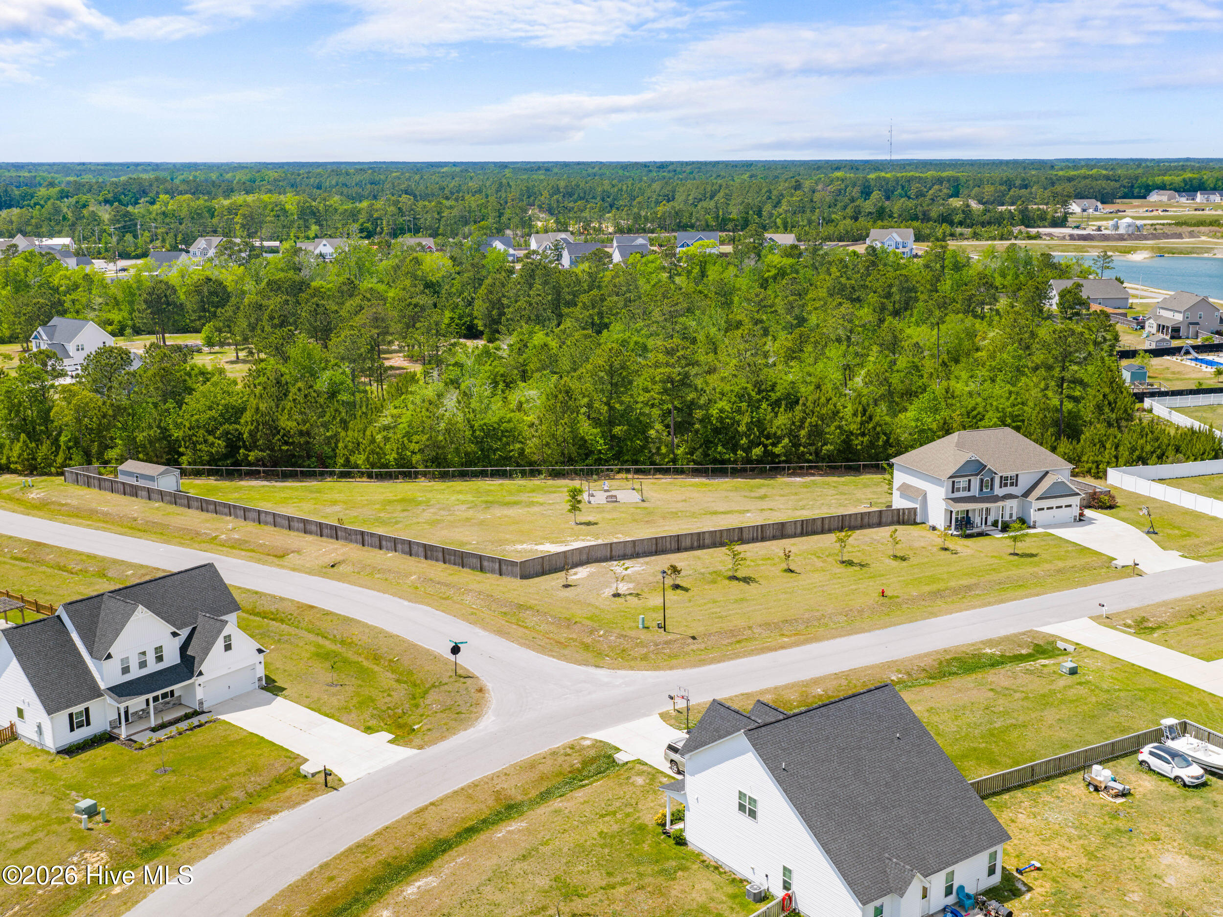 100570237 | Photo 78