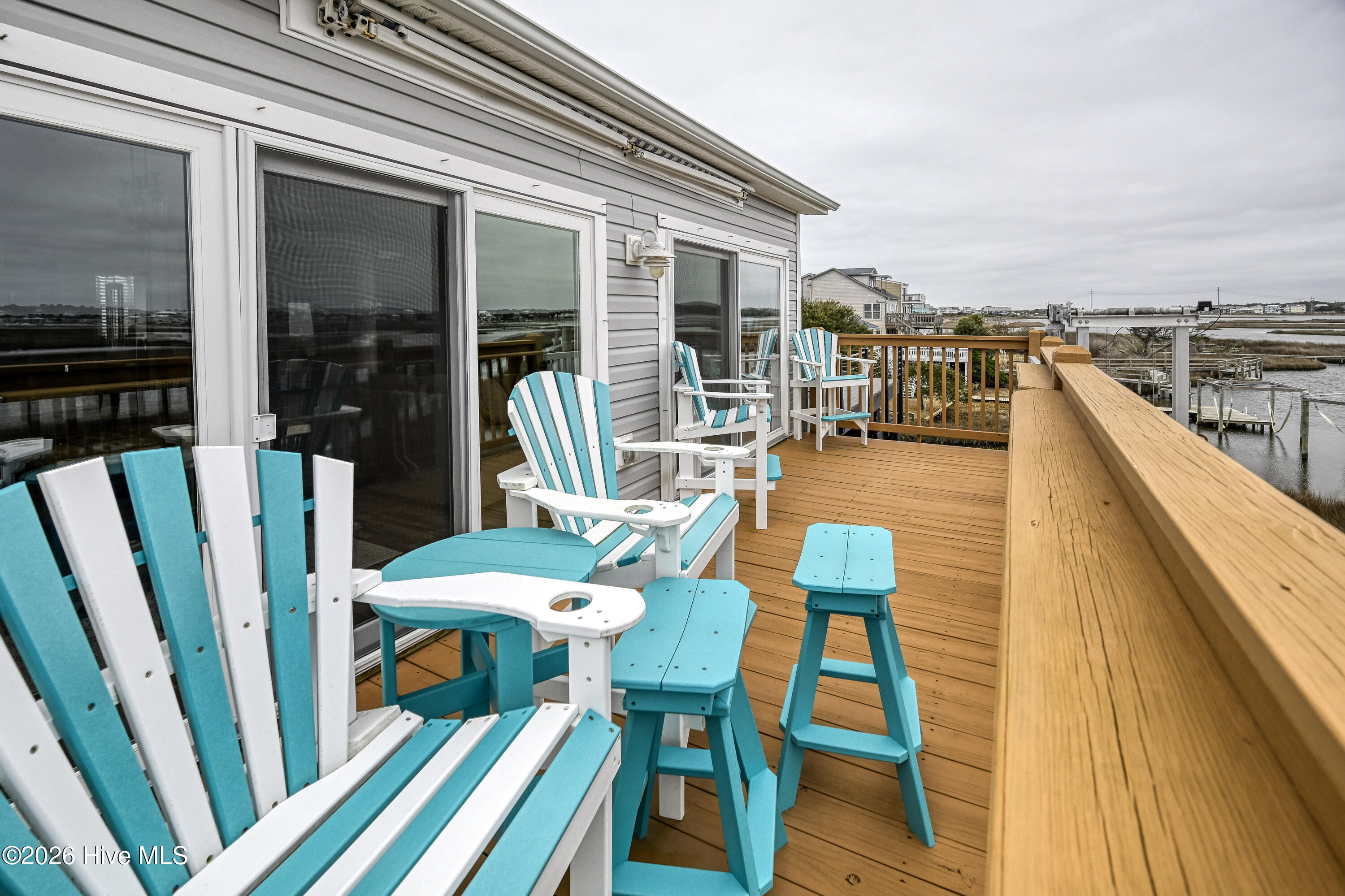 100558069 | Photo 74