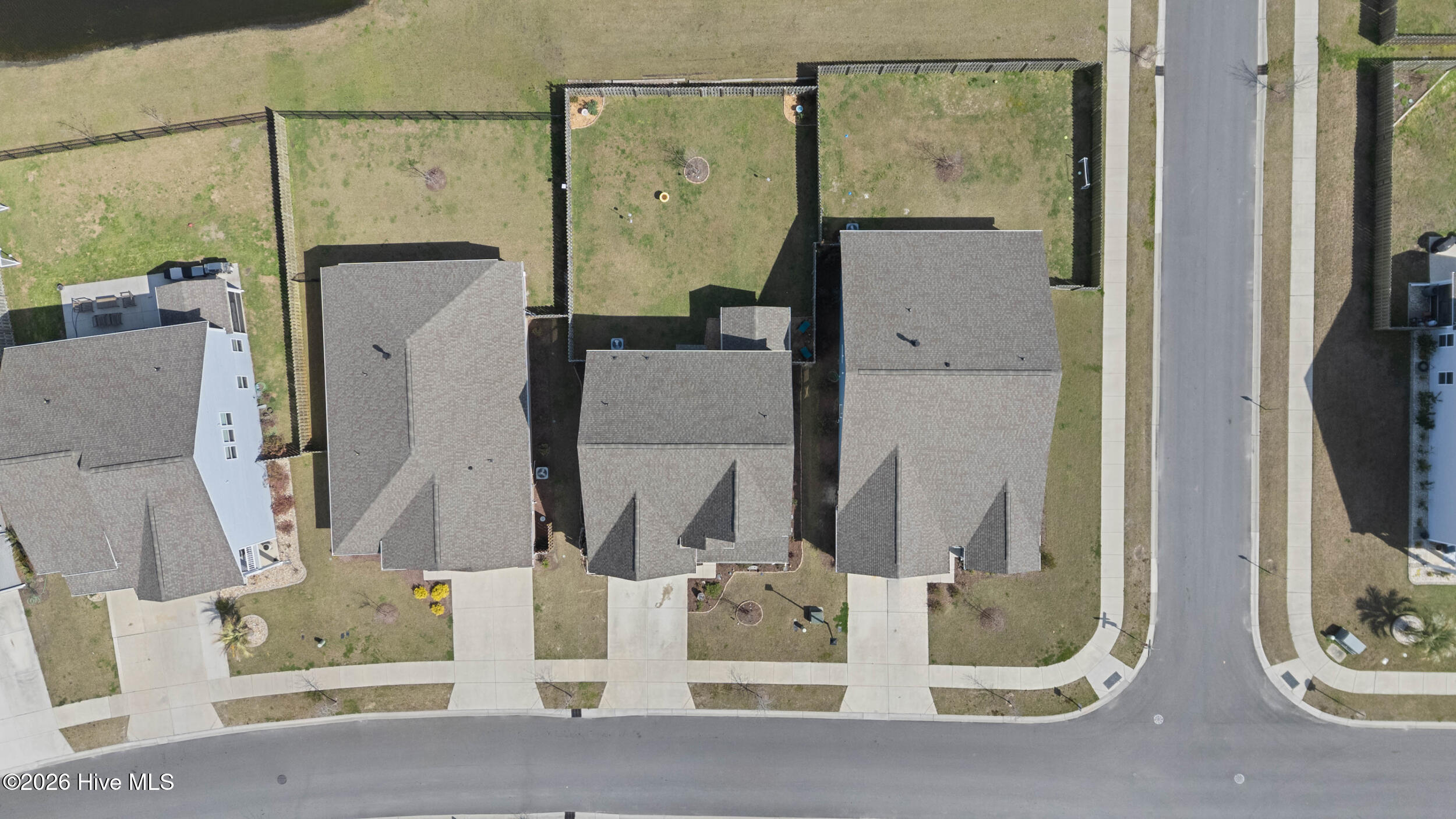 100561686 | Photo 46