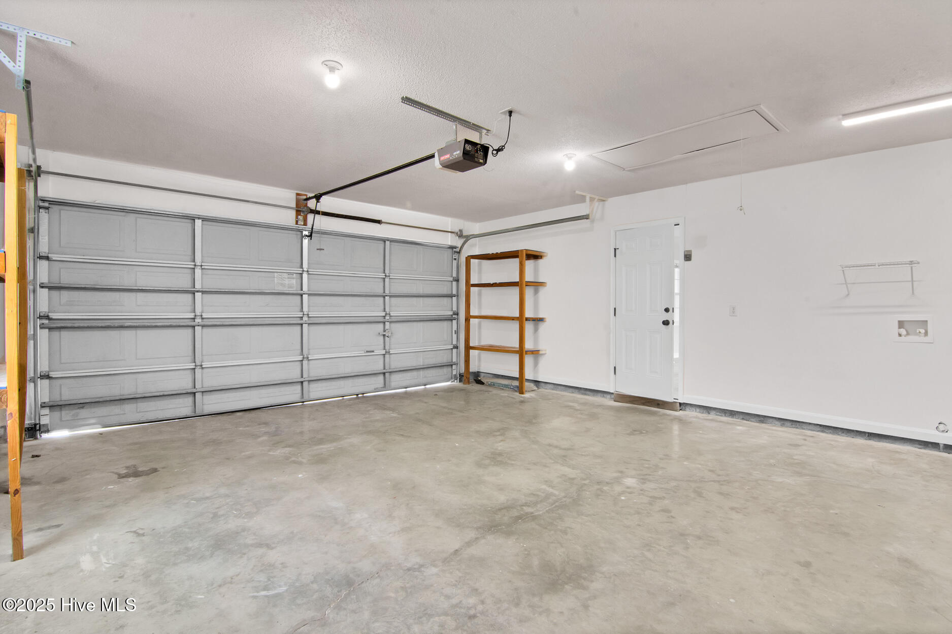 100547200 | Photo 17