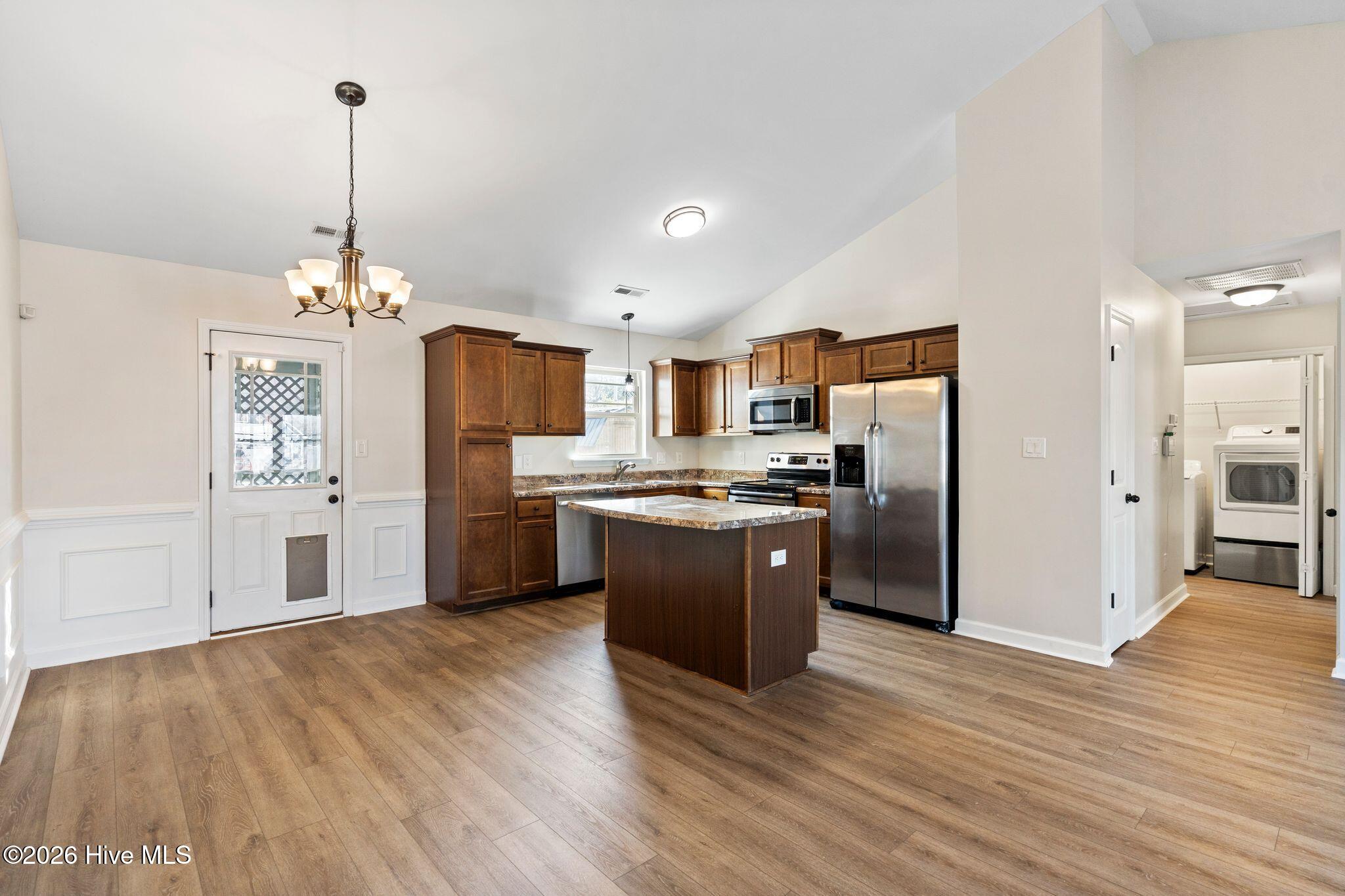 100559181 | Photo 10