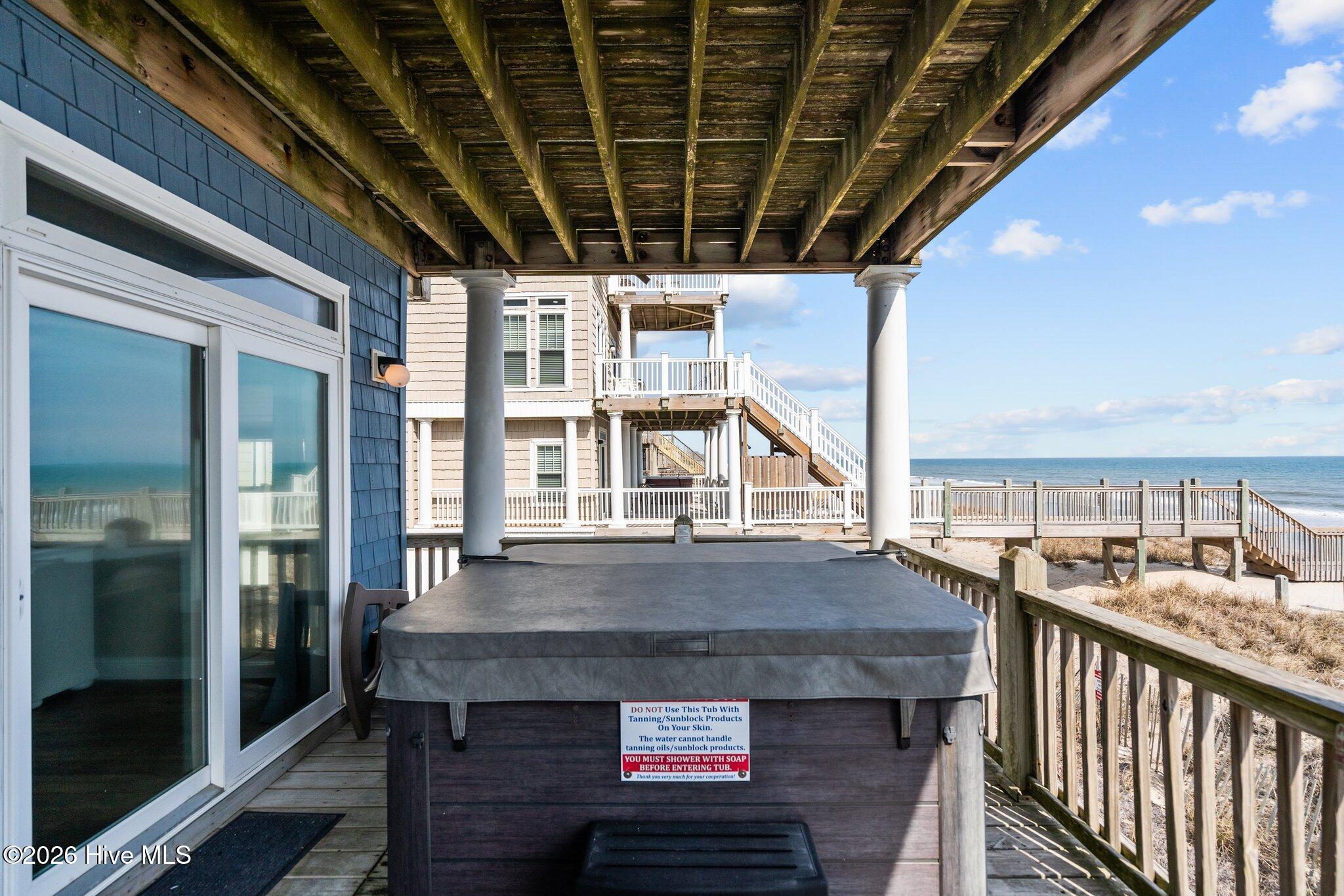 100562244 | Photo 54