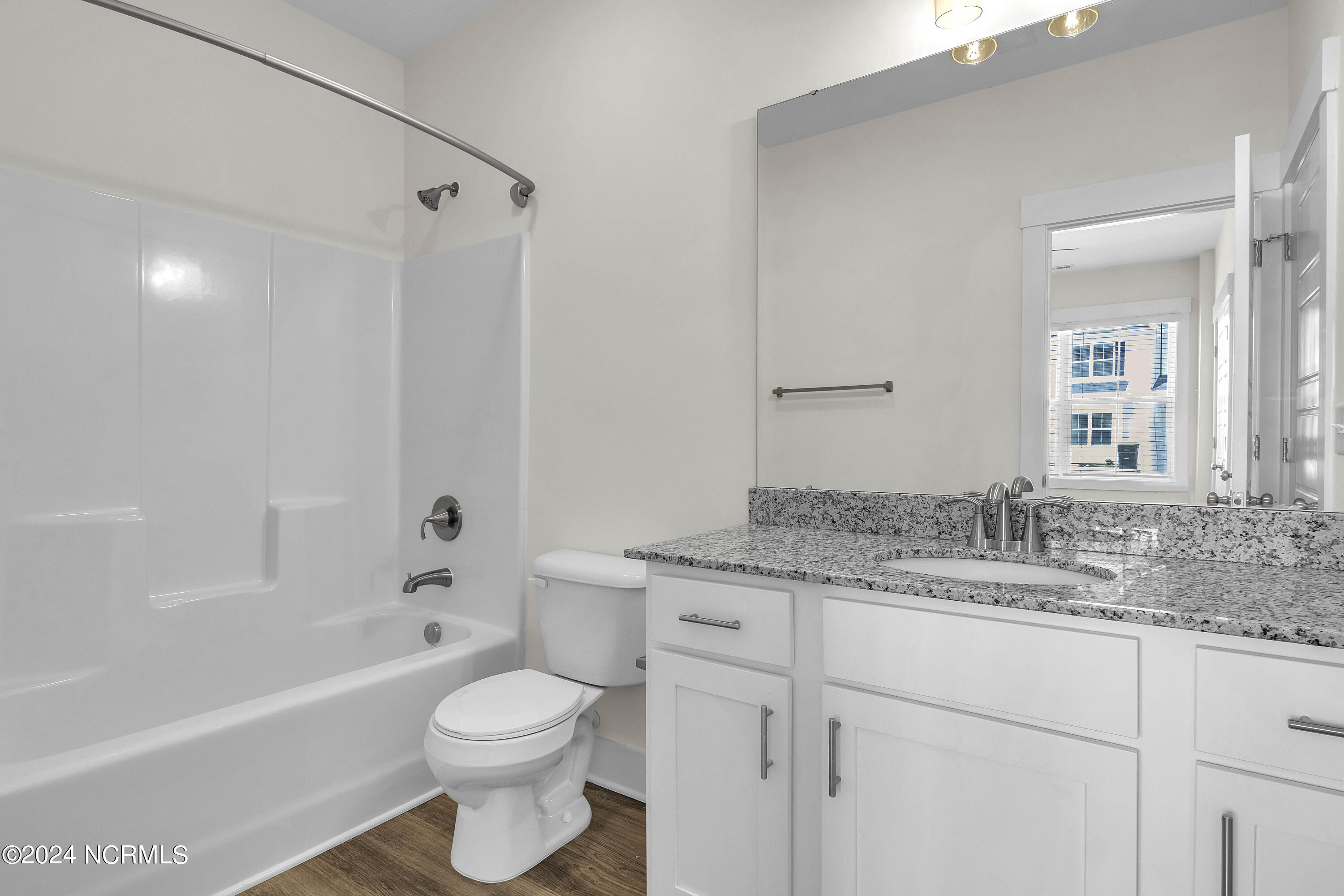 100544689 | Photo 13