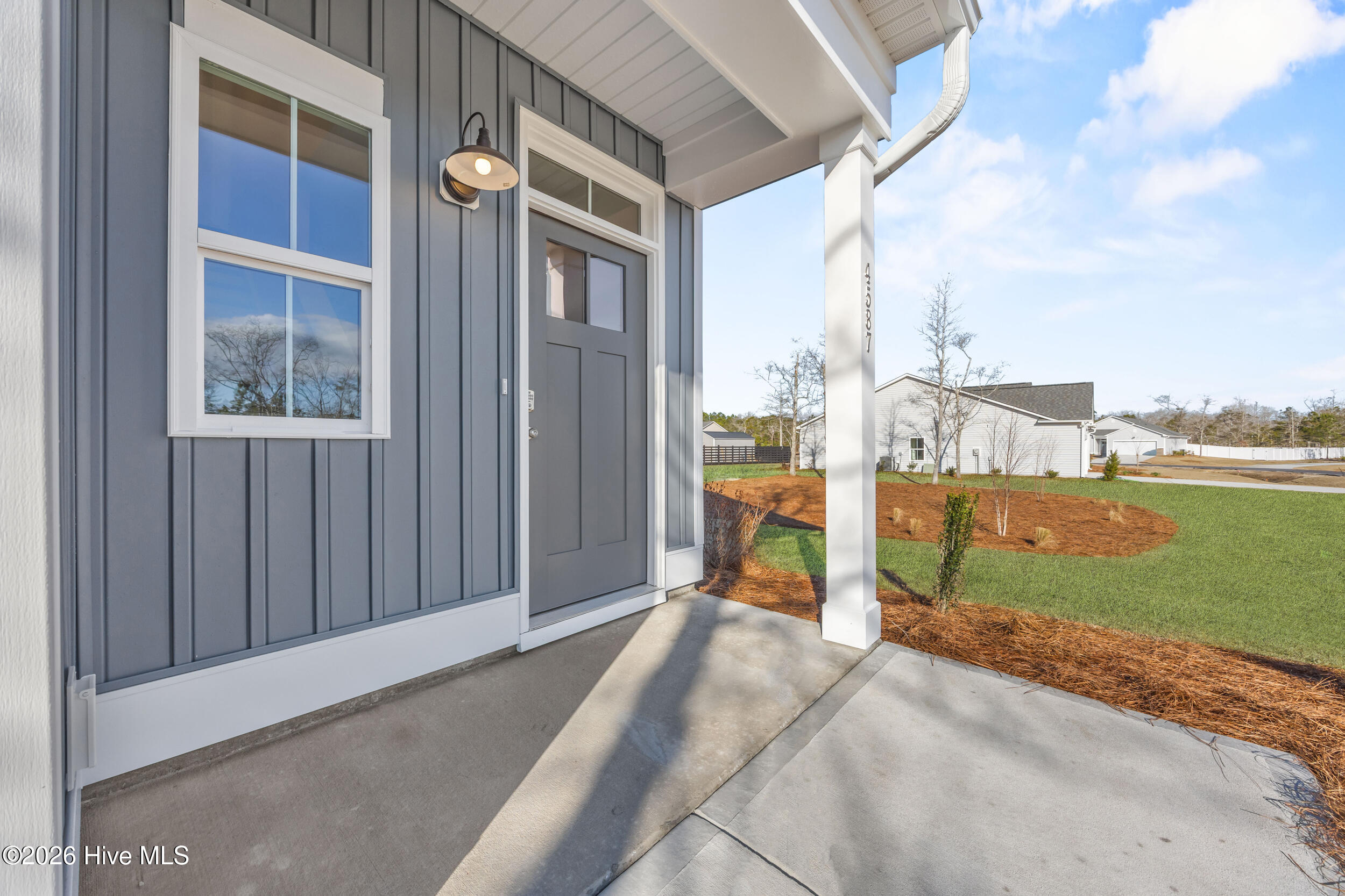 100549370 | Photo 12