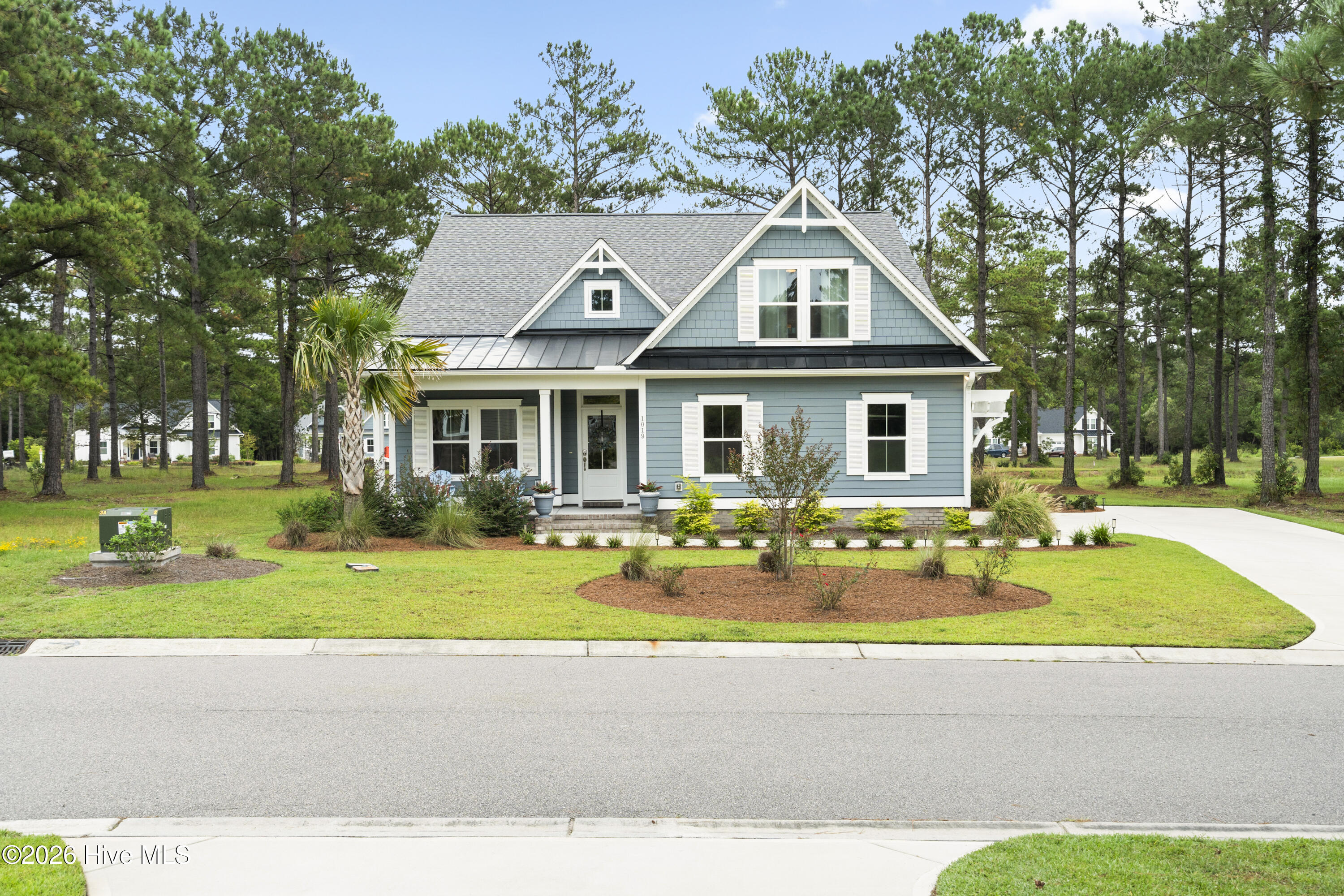 100606409 | Photo 2