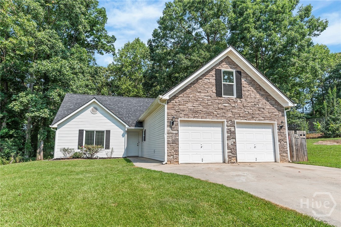 1st image of 185 Jimmy Reynolds Dr, Jefferson, GA 30549 | MLS# CL361707