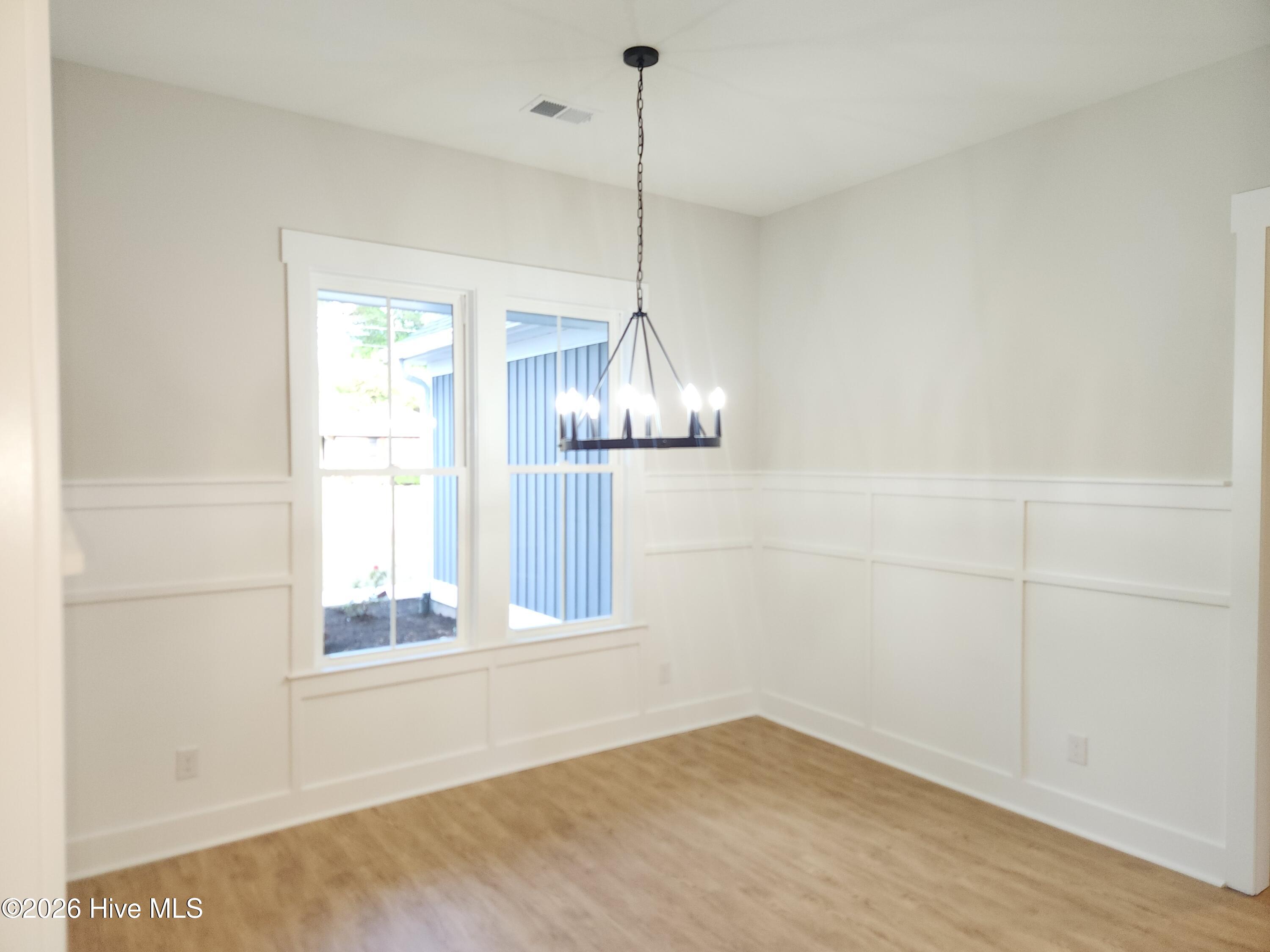 100566196 | Photo 12