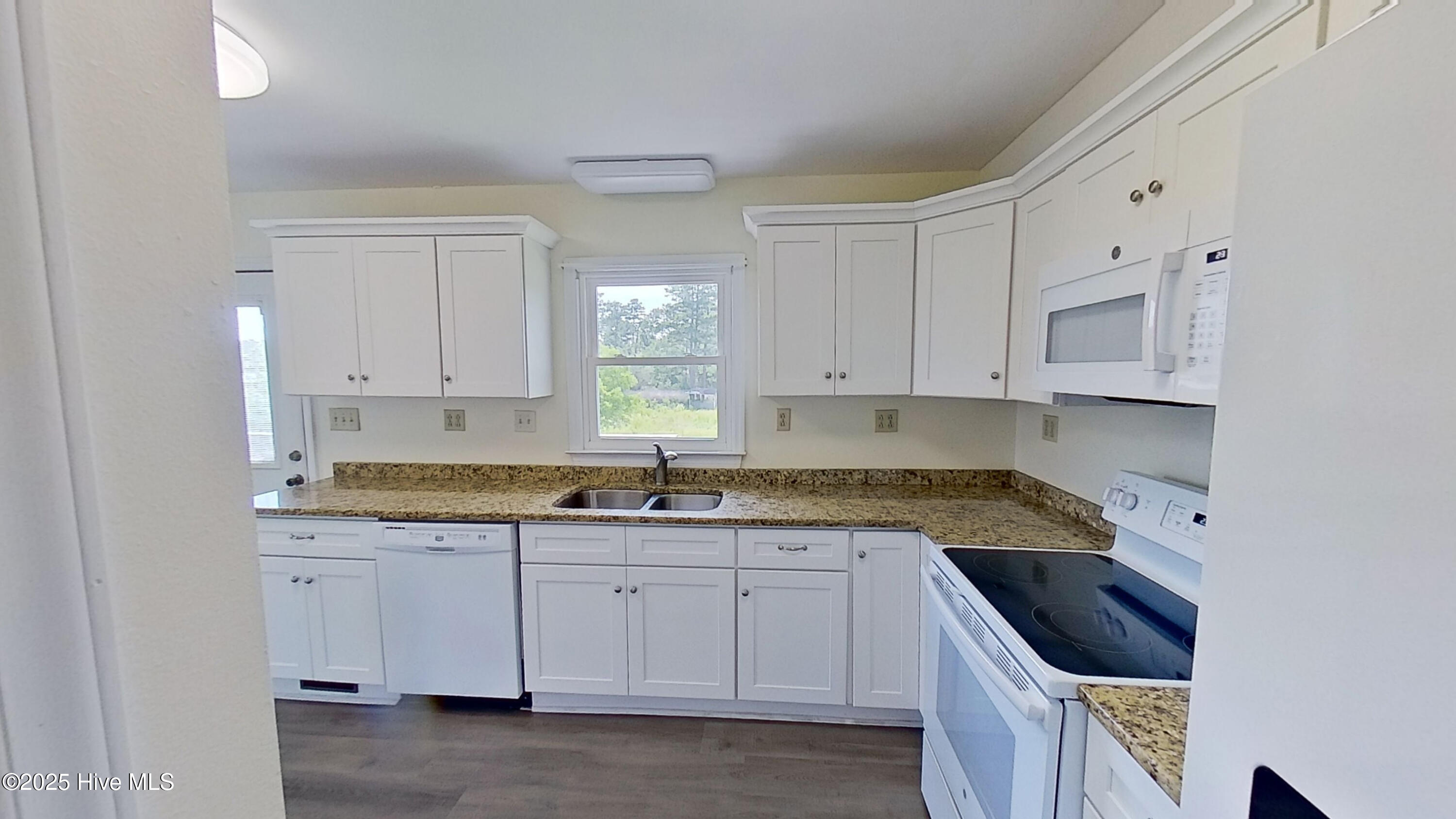 100543059 | Photo 10