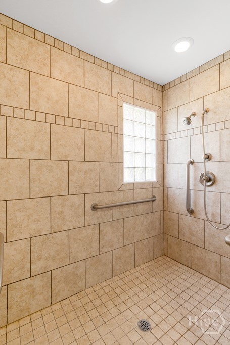 Primary Bath - Shower Room