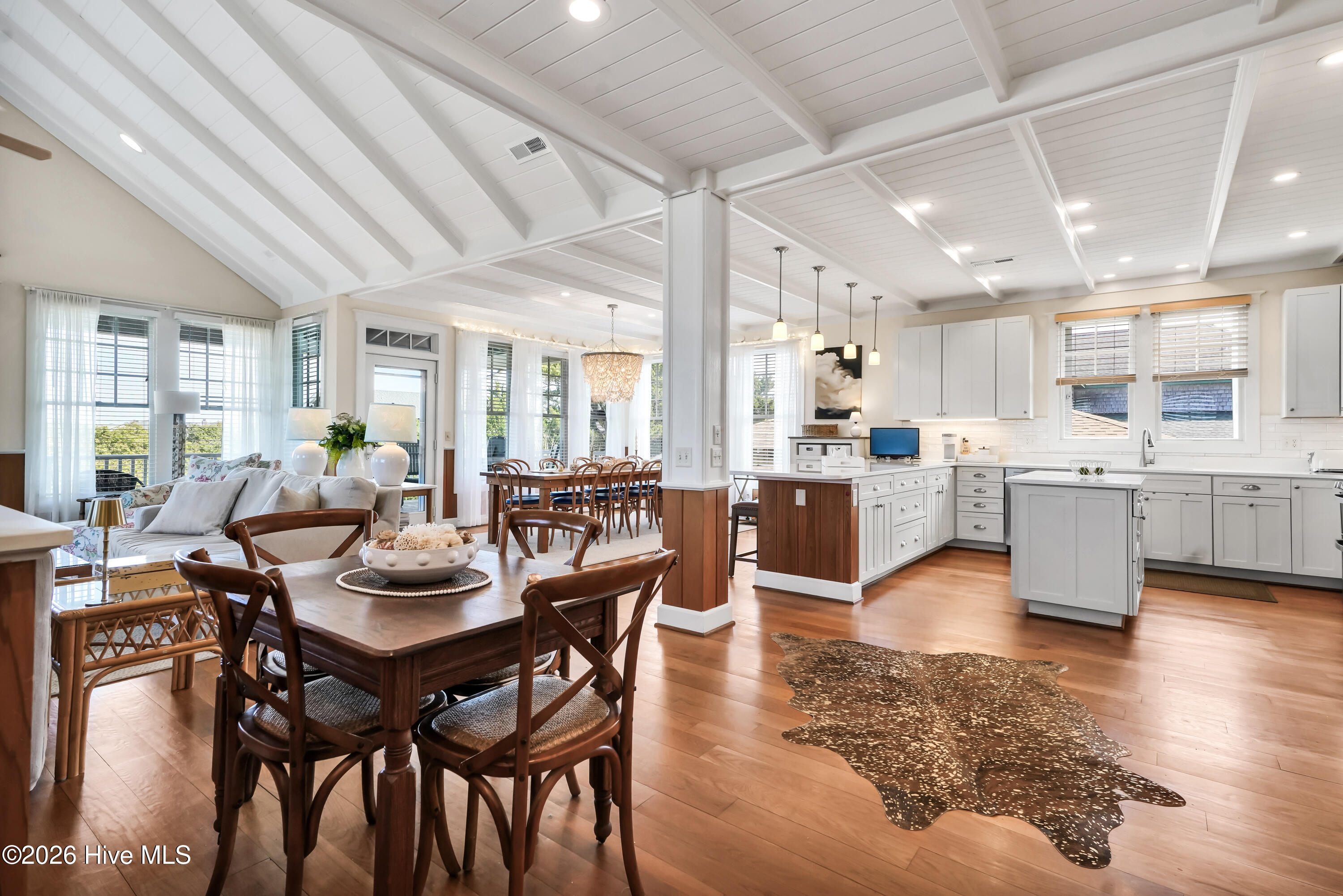 100562457 | Photo 29