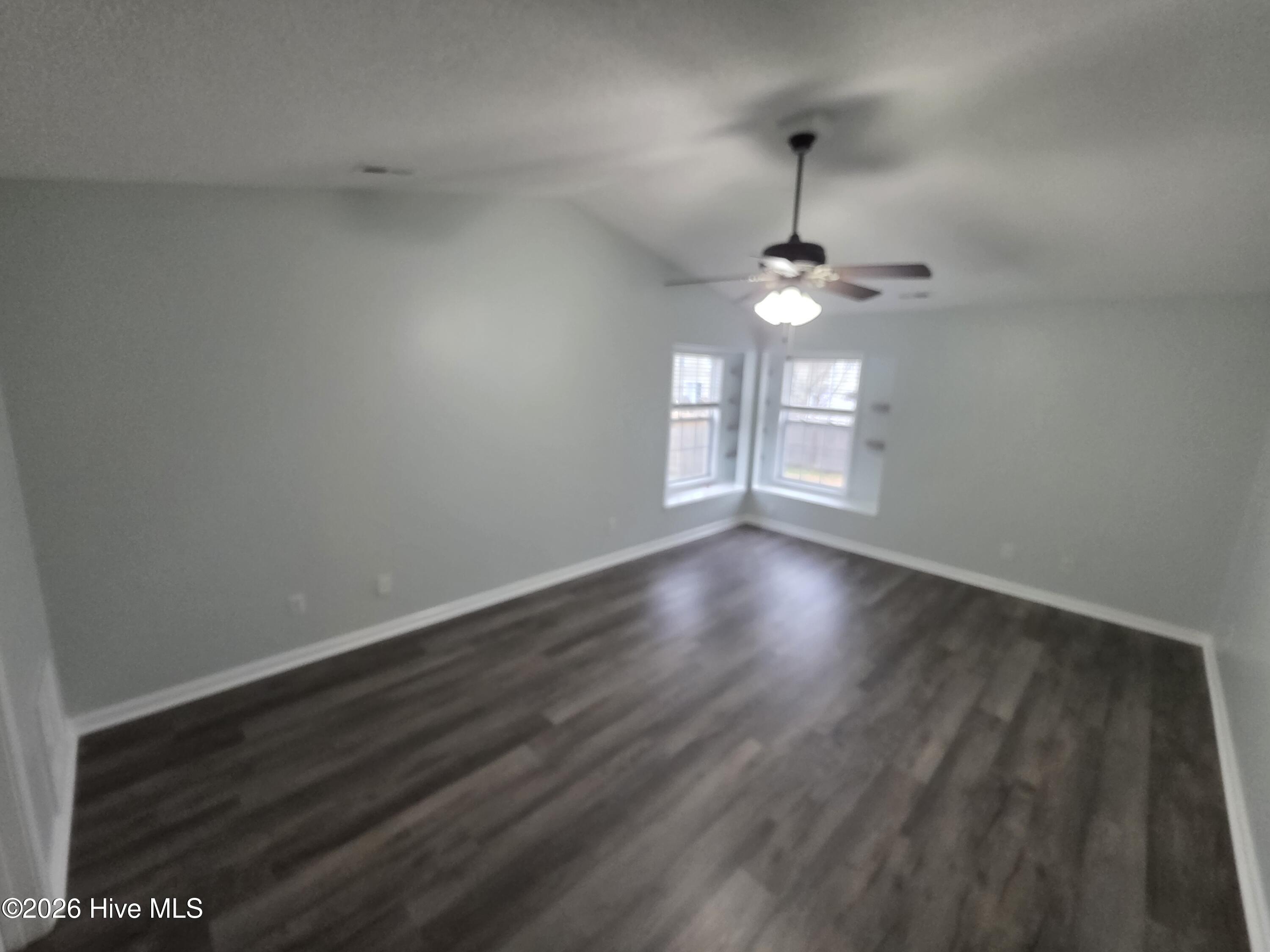 100550405 | Photo 13