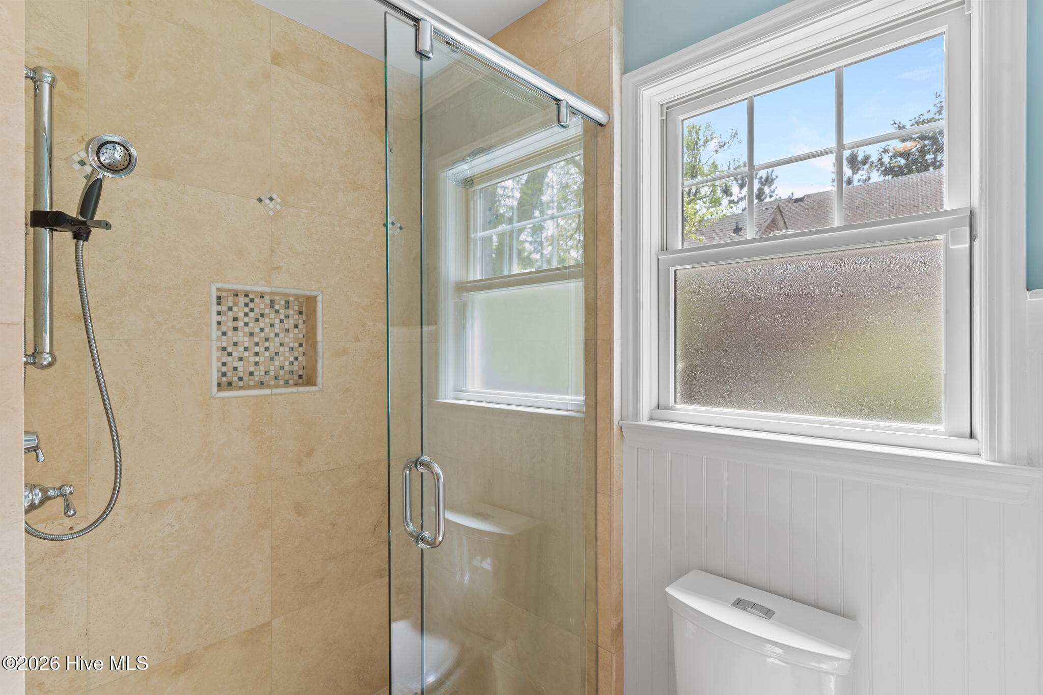 100565544 | Photo 19