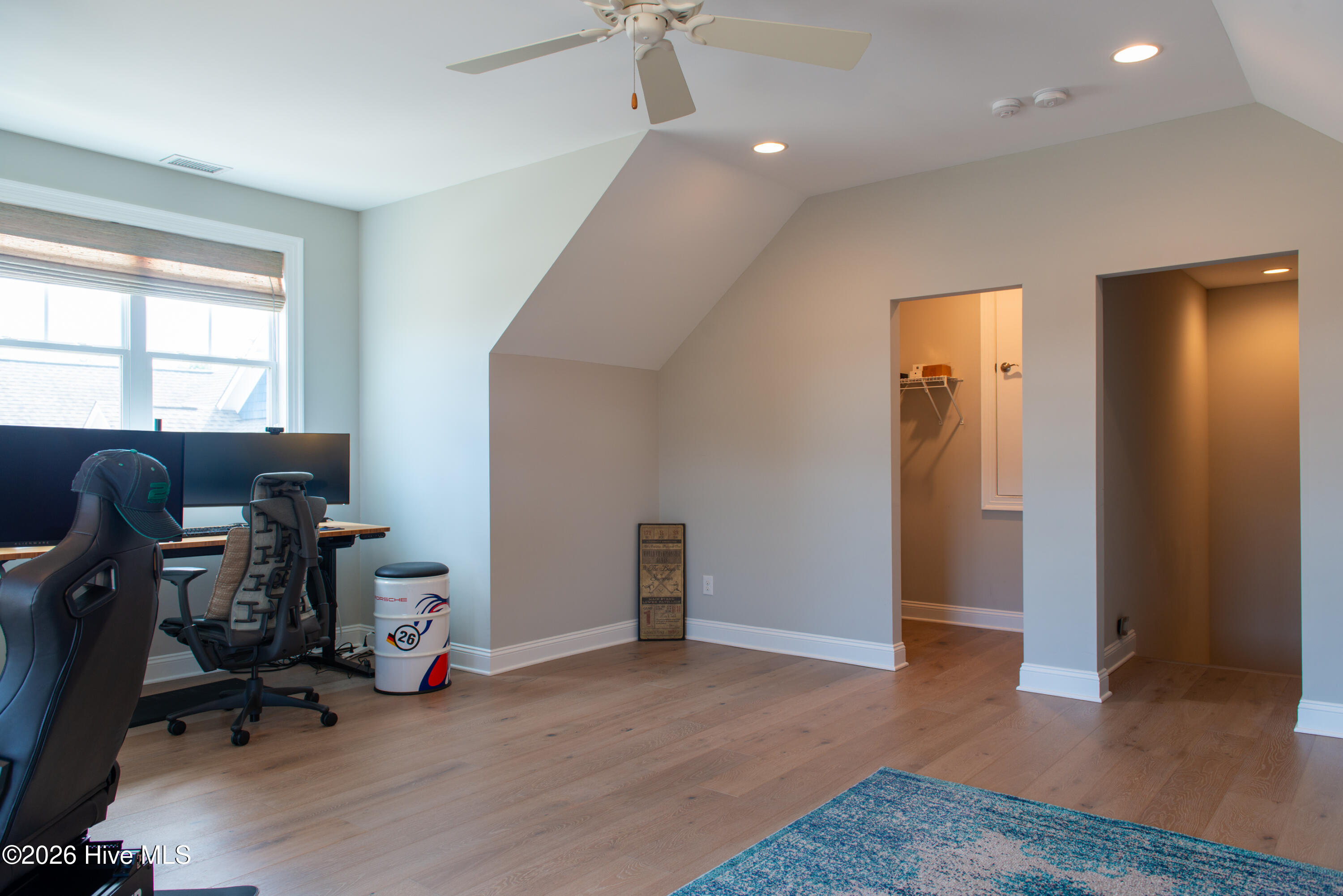 100560299 | Photo 69