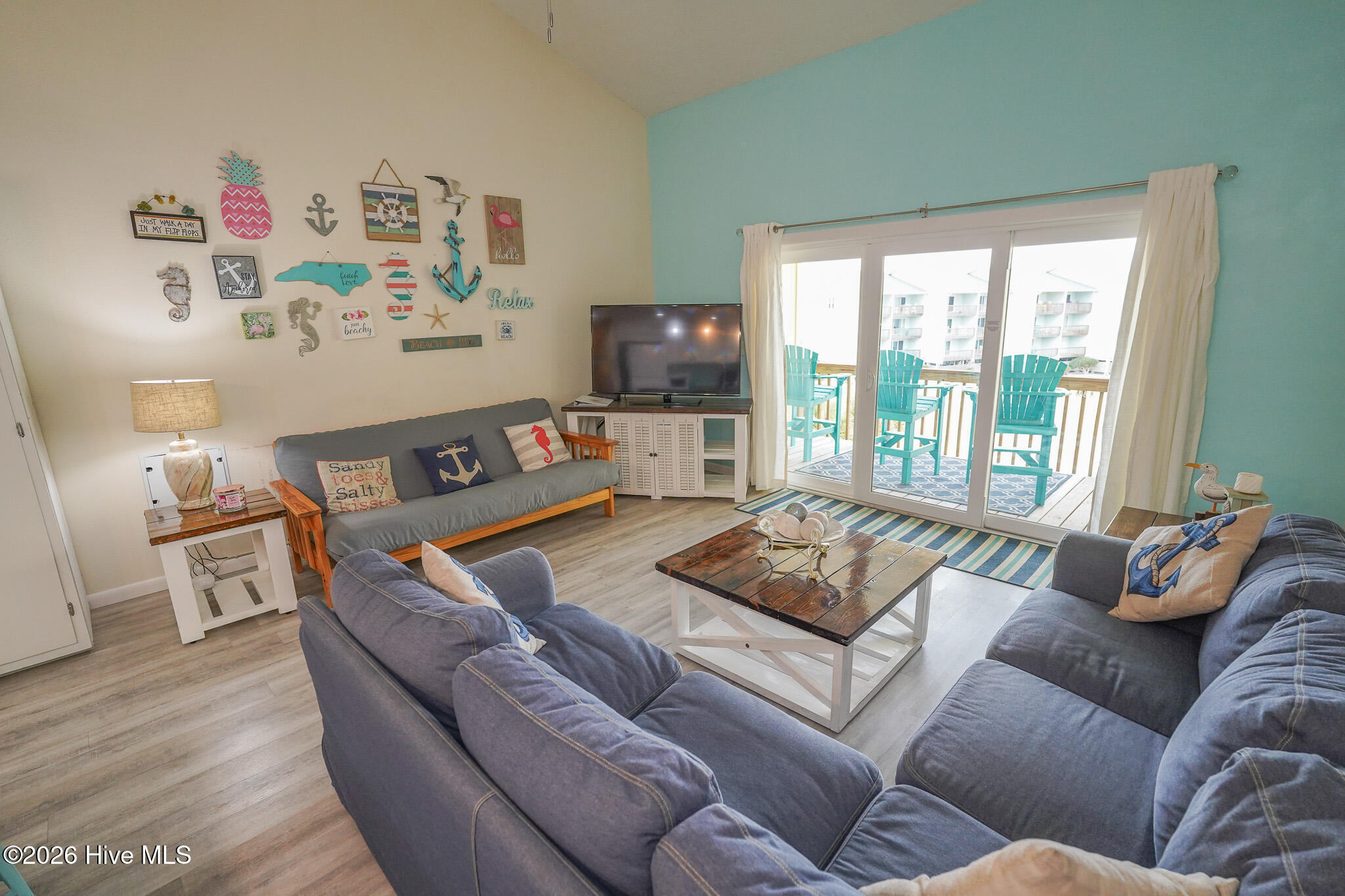 100550894 | Photo 18