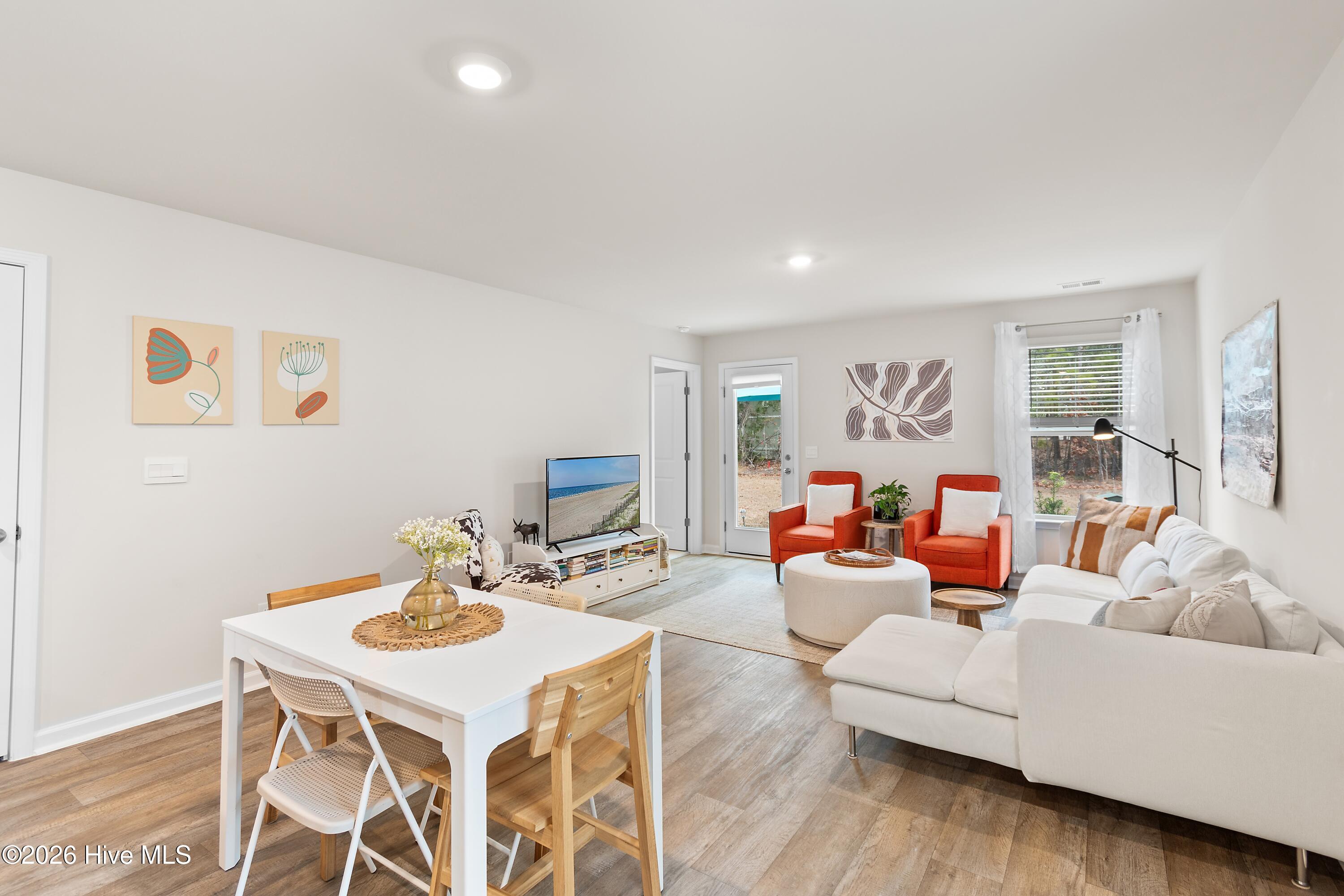 100549910 | Photo 14