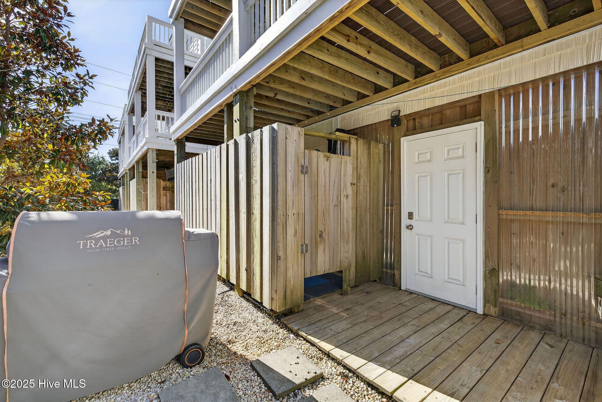 100533834 | Photo 42