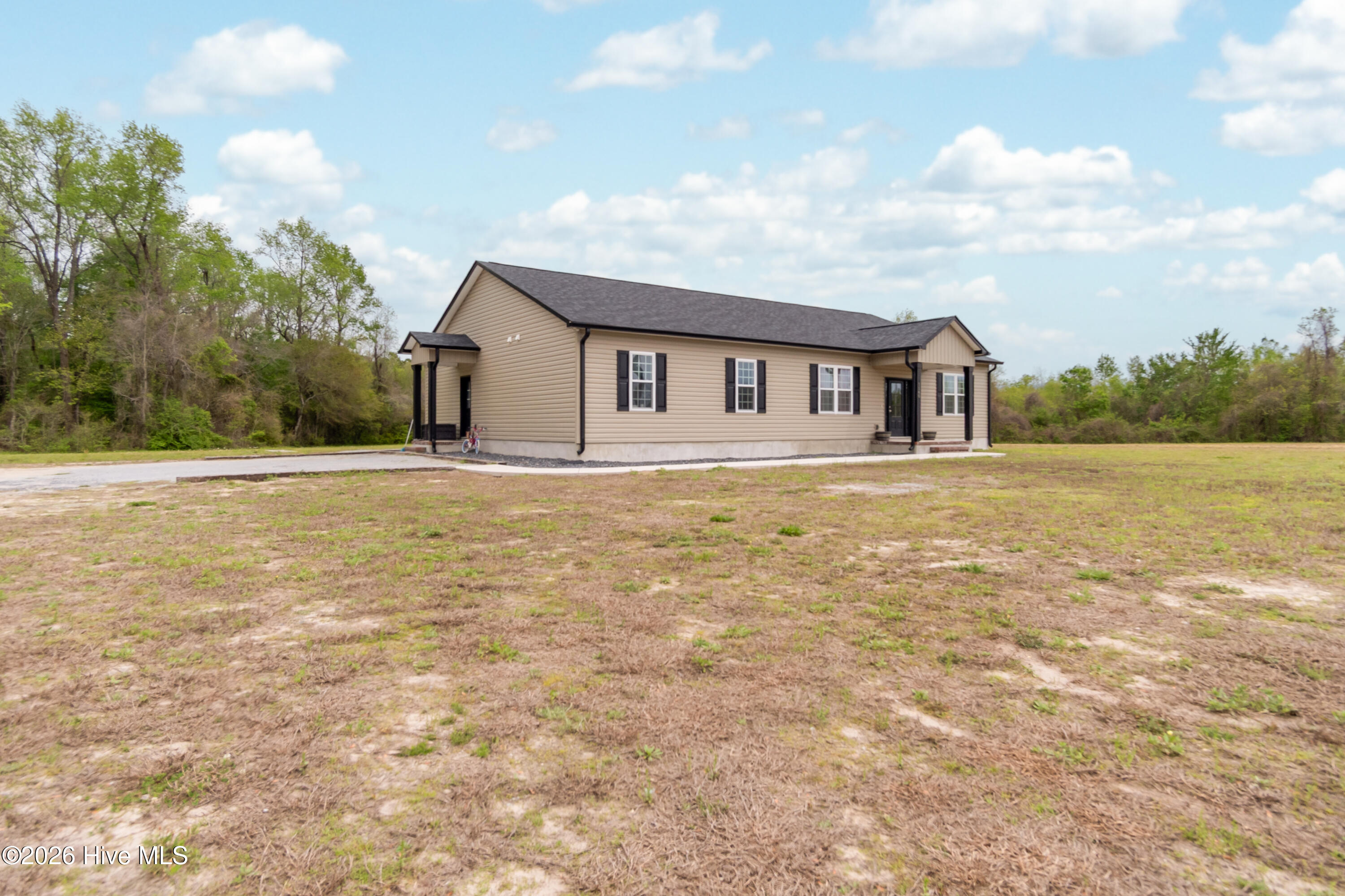 1560 White Oak River Road,Maysville
