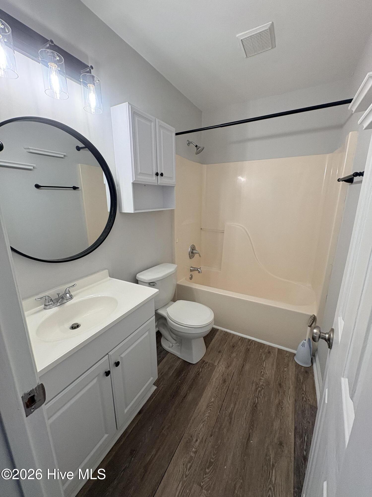 100537182 | Photo 14