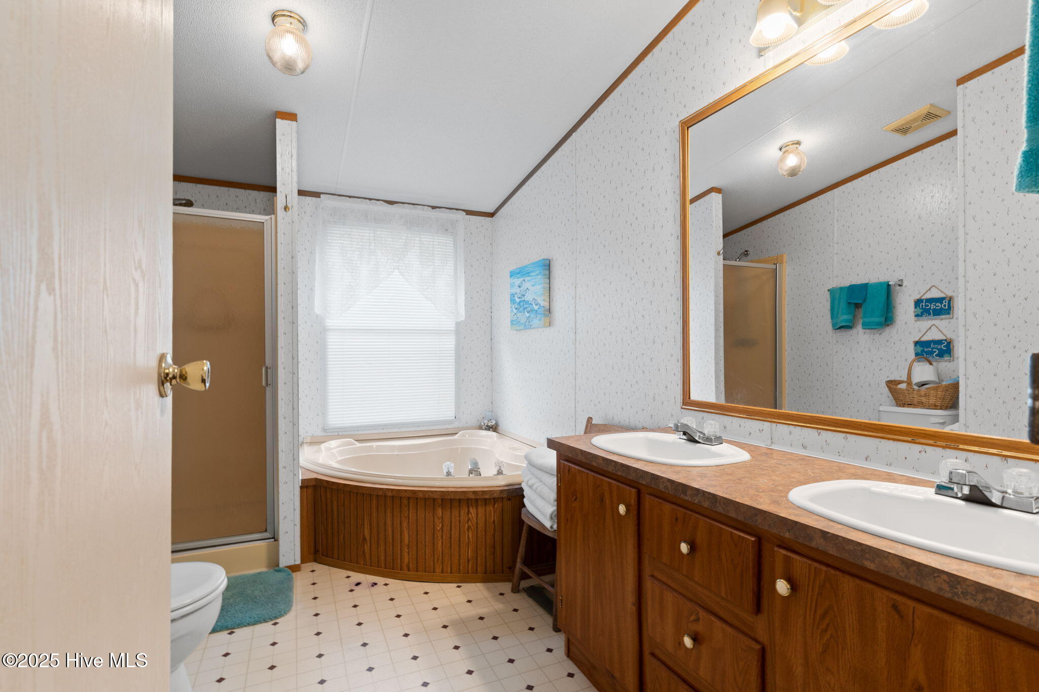 100569446 | Photo 16