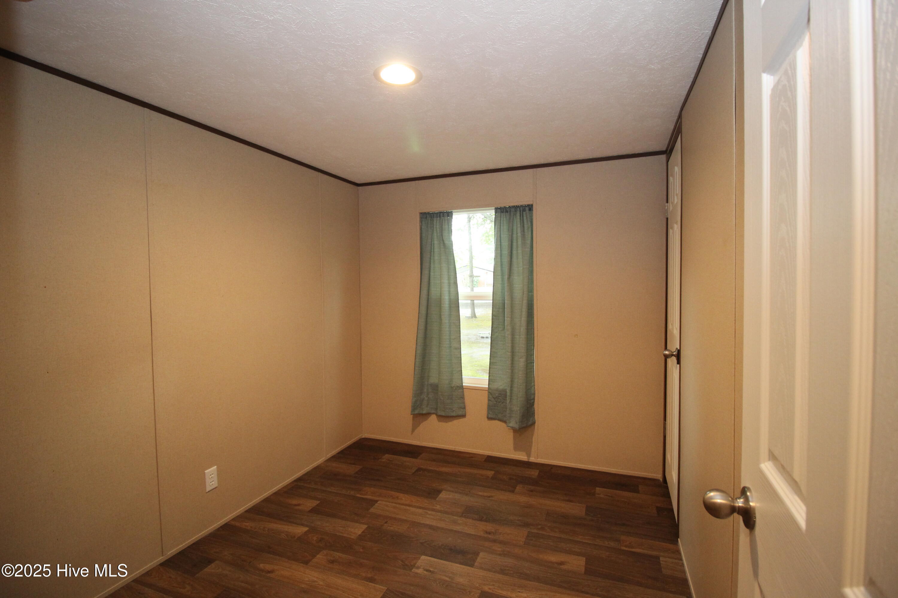 100548481 | Photo 18