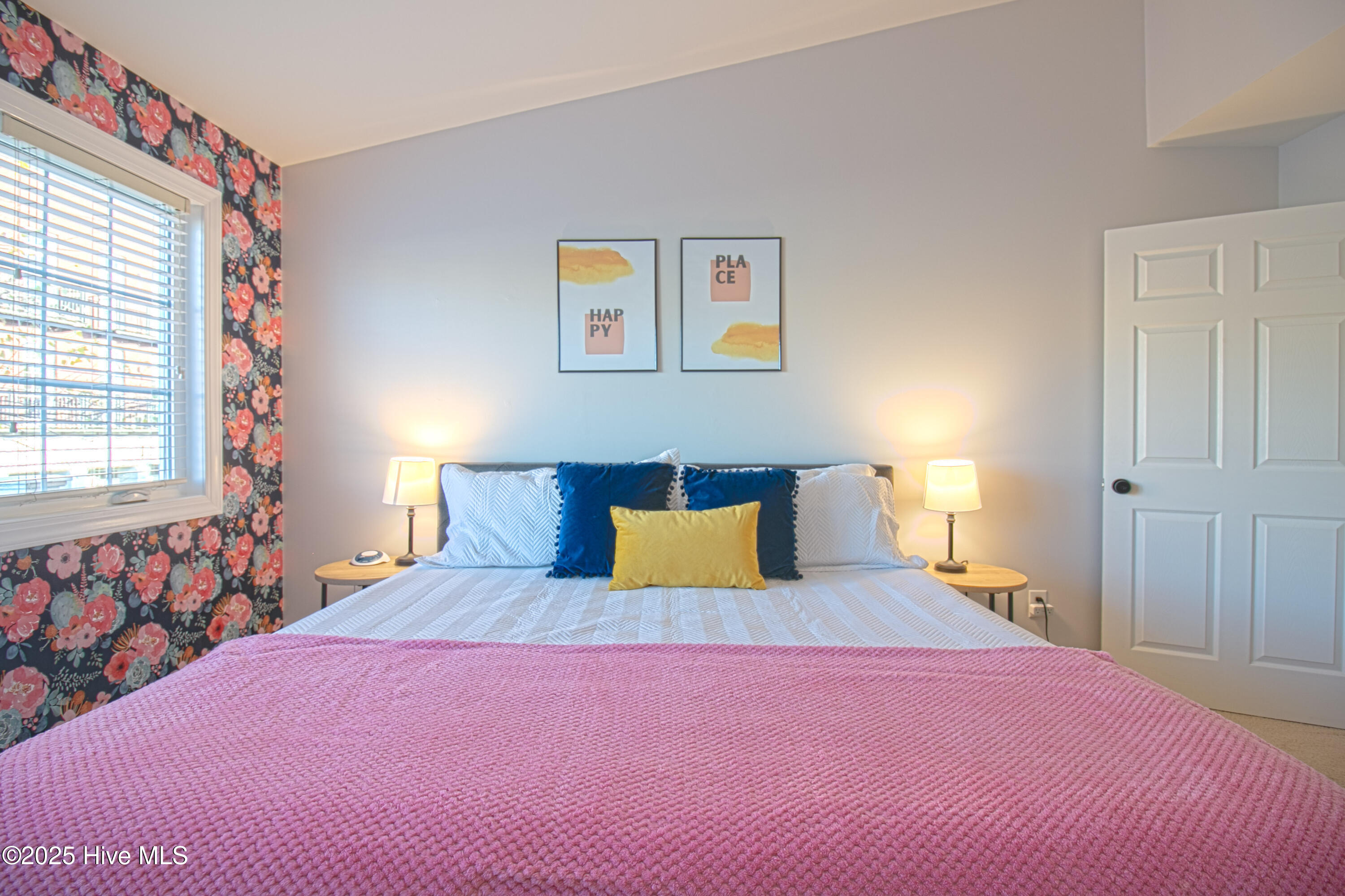 100545473 | Photo 46