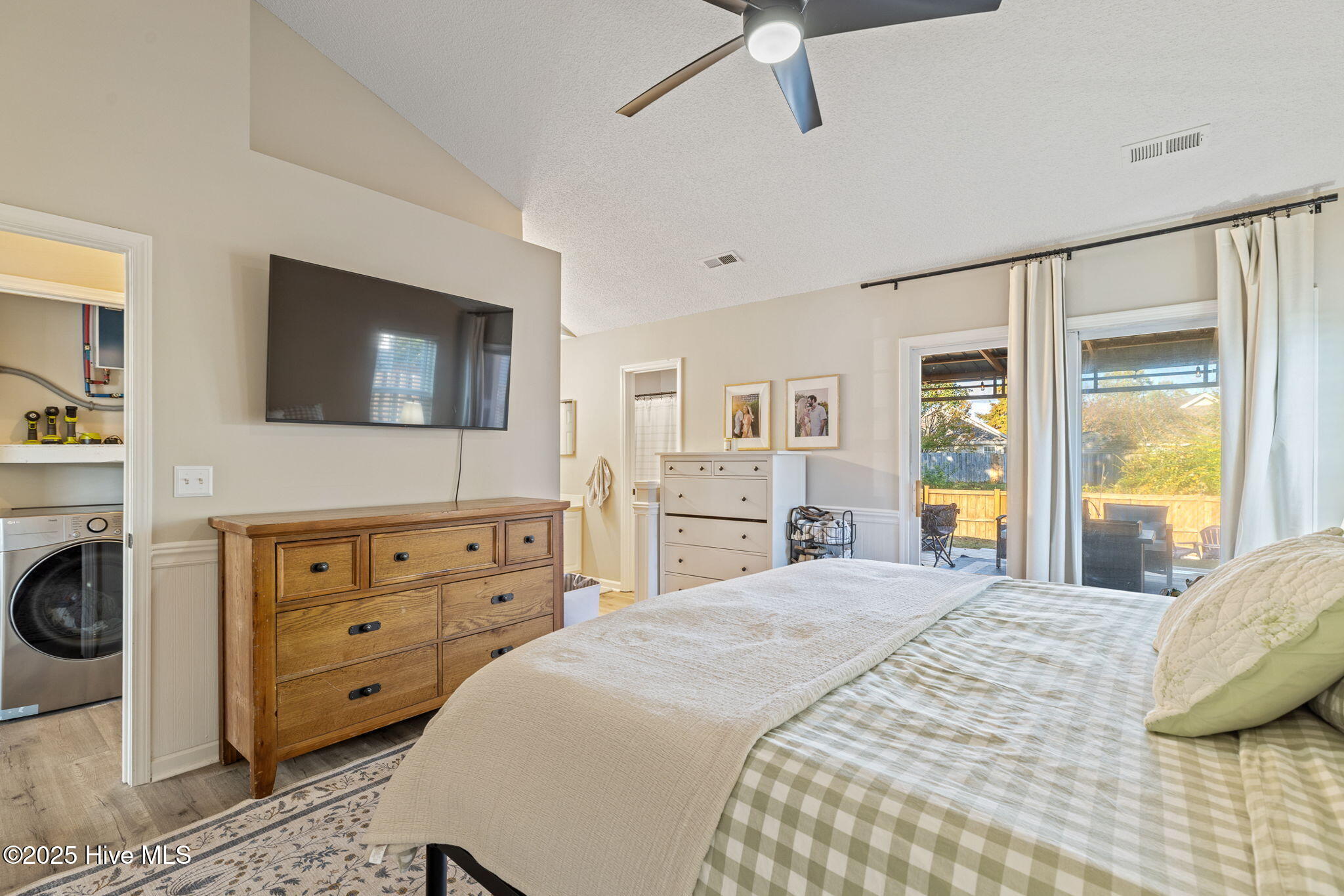 100539678 | Photo 21