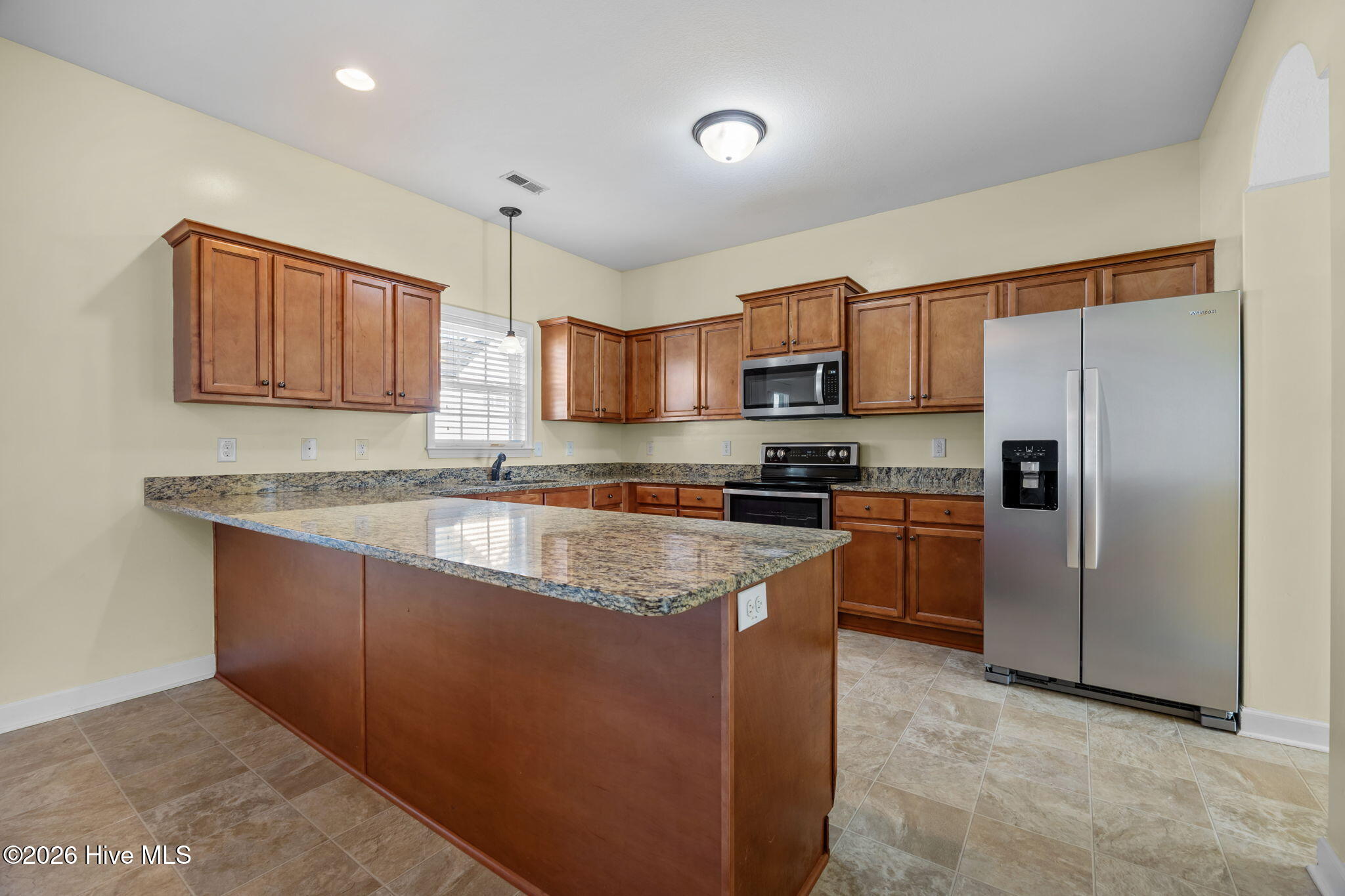 100560310 | Photo 16